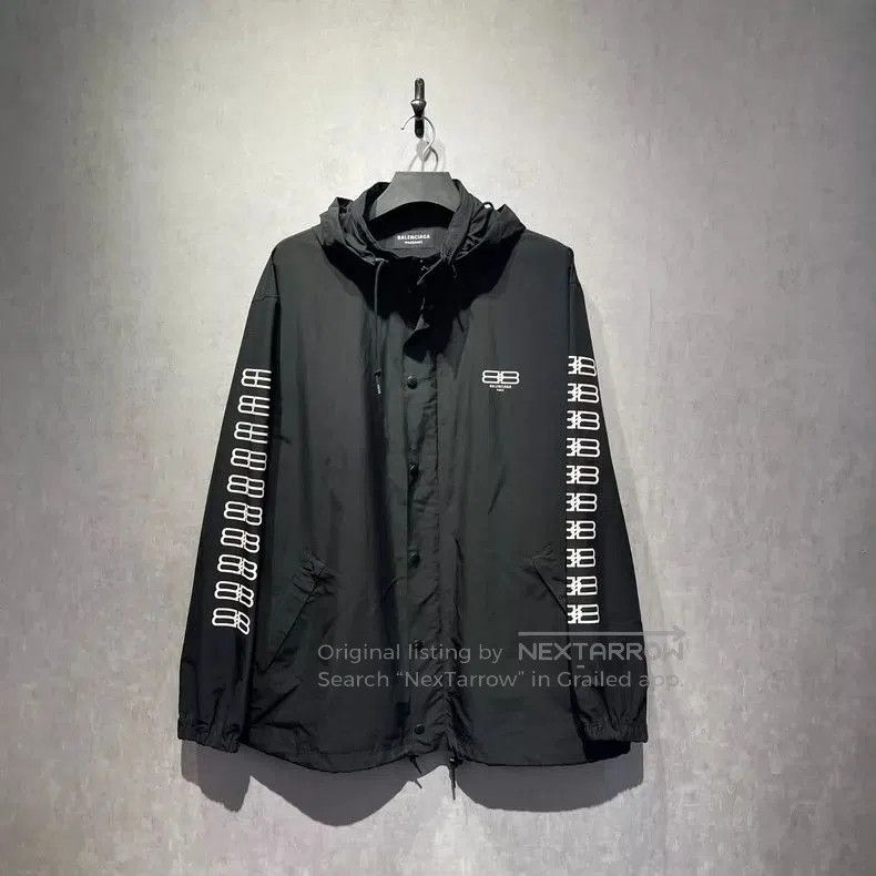 Balenciaga Balenciaga Double Logo Hooded Raincoat. Size US XL / EU 56 / 4 - 1 Thumbnail