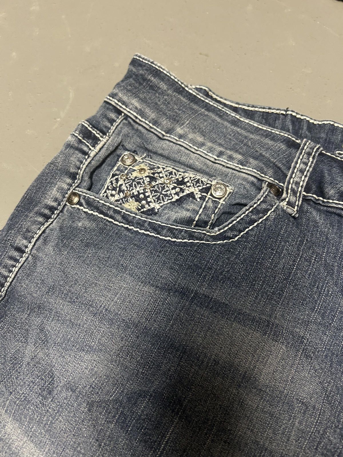 Designer Stylish Lee Indigo Denim Shorts with Embellished Pockets Size 30" / US 8 / IT 44 - 3 Thumbnail