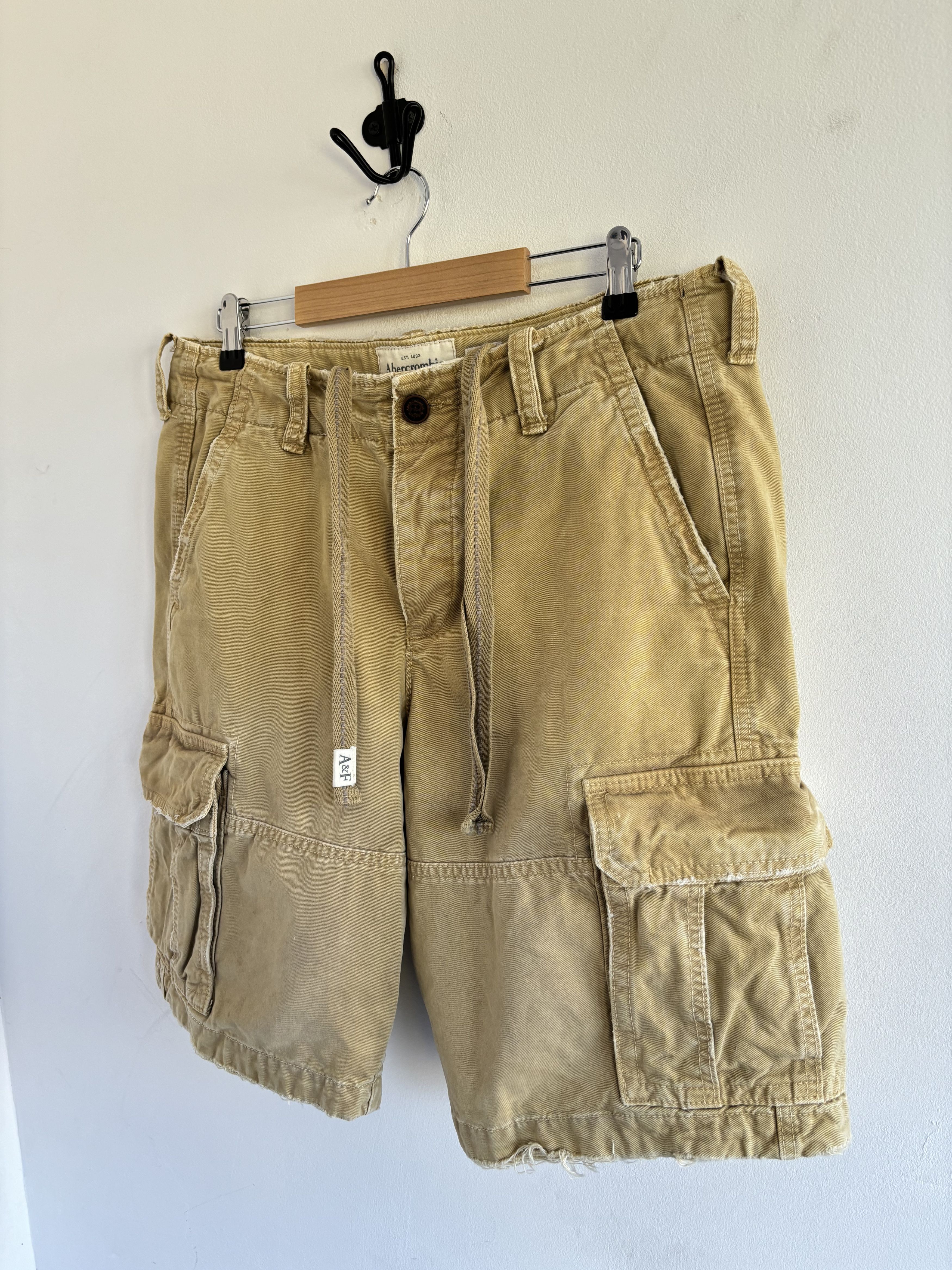 Abercrombie & Fitch Vintage Abercrombie Fitch Faded Cargo Shorts Size US 32 / EU 48 - 2 Thumbnail