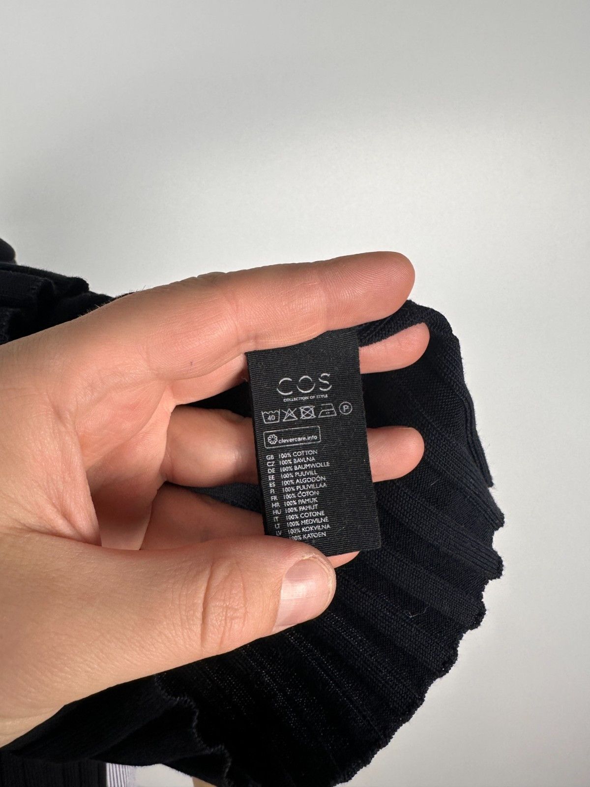Cos Cos Ribbed Wool Funnel Neck Jumper Black Sweater Size S Size S / US 4 / IT 40 - 8 Thumbnail