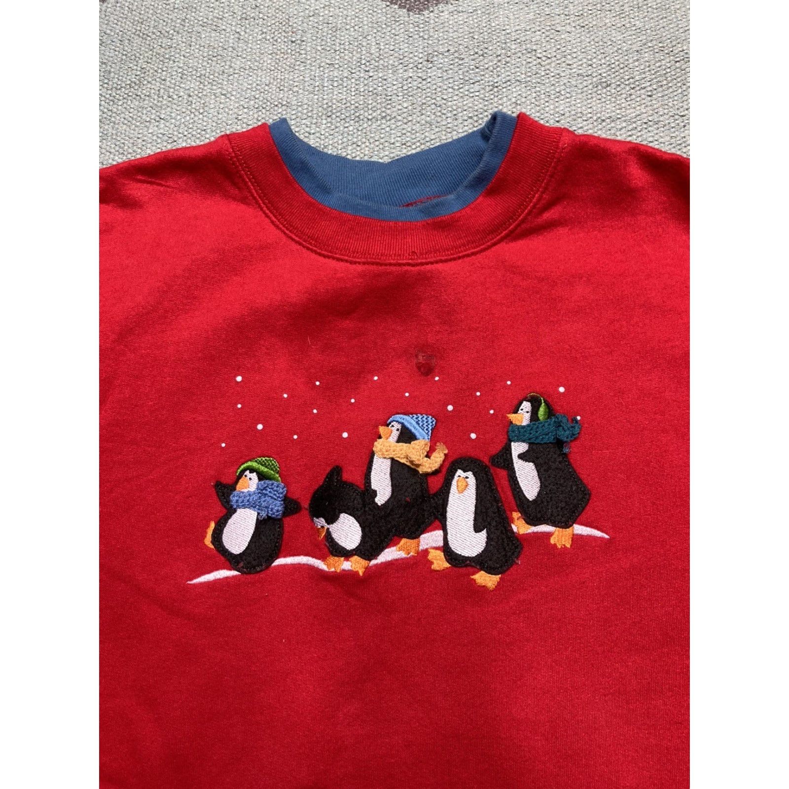 Vintage VINTAGE Sweatshirt Christmas Penguins Snow Handmade Crewneck Men L Red Size US L / EU 52-54 / 3 - 2 Thumbnail