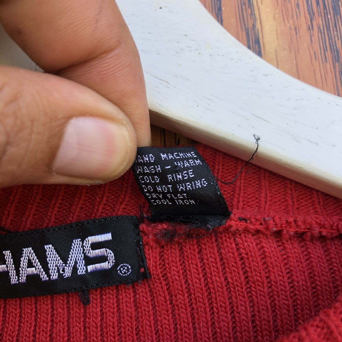 Vintage Vintage Chams Ribbed Sweatshirt Medium Red Jumper Graphic Size L / US 10 / IT 46 - 8 Thumbnail
