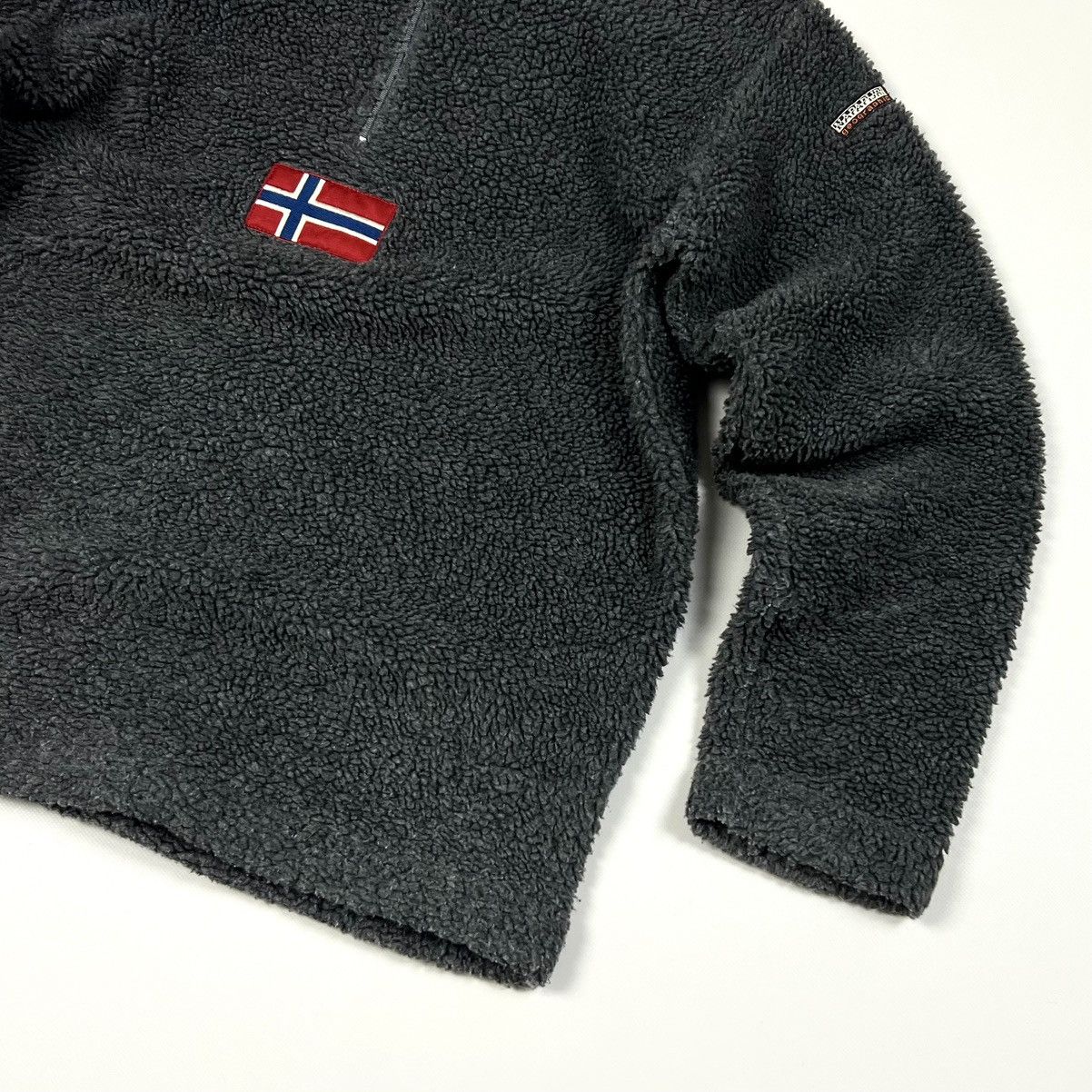 Napapijri × Vintage Vintage Napapijri Grey Casual 1/4 Zip Sherpa Jacket Size M Size US M / EU 48-50 / 2 - 7 Thumbnail