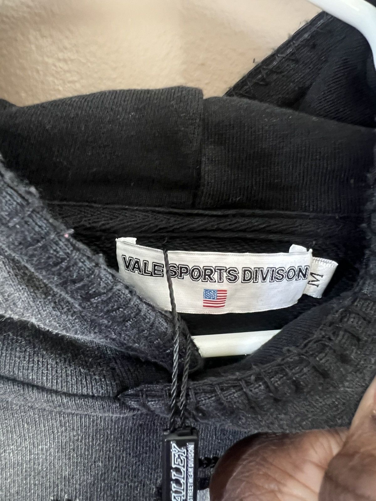 Vale Black Gradient cropped hoodie Size US M / EU 48-50 / 2 - 3 Thumbnail