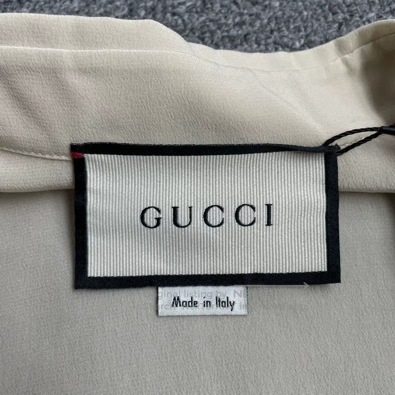 Gucci Gucci Silk beige shirt Size S / US 4 / IT 40 - 4 Thumbnail