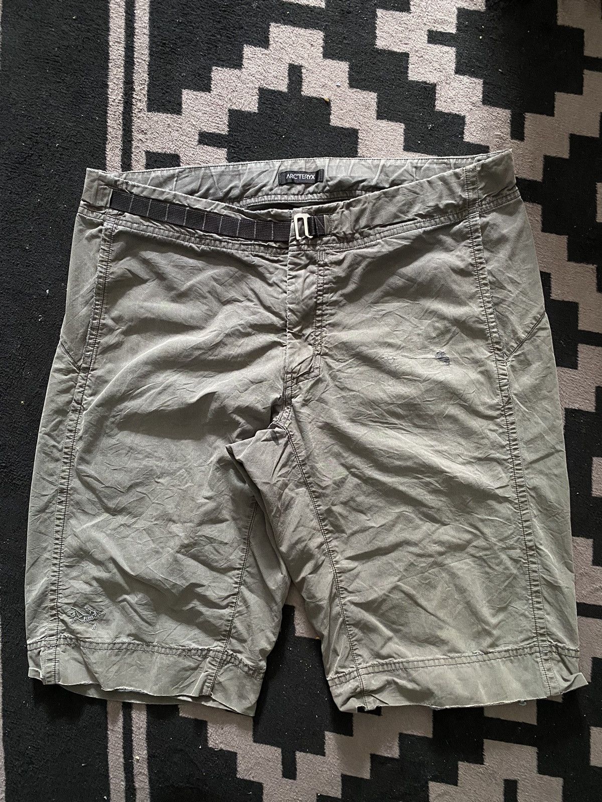 Arc'teryx × Vintage Vintage arc’teryx distressed short pants Size US 34 / EU 50 - 1 Thumbnail