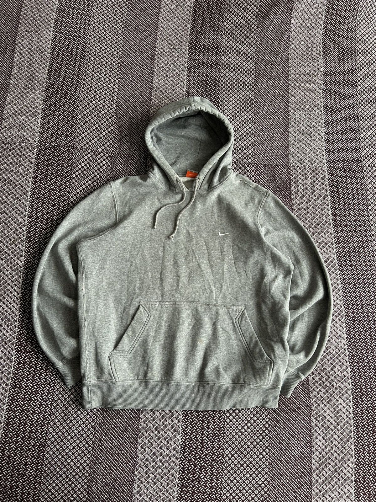 Nike Vintage Nike ATHL Basic Hoodie Small Logo Streetwear Size M Size US M / EU 48-50 / 2 - 1 Thumbnail