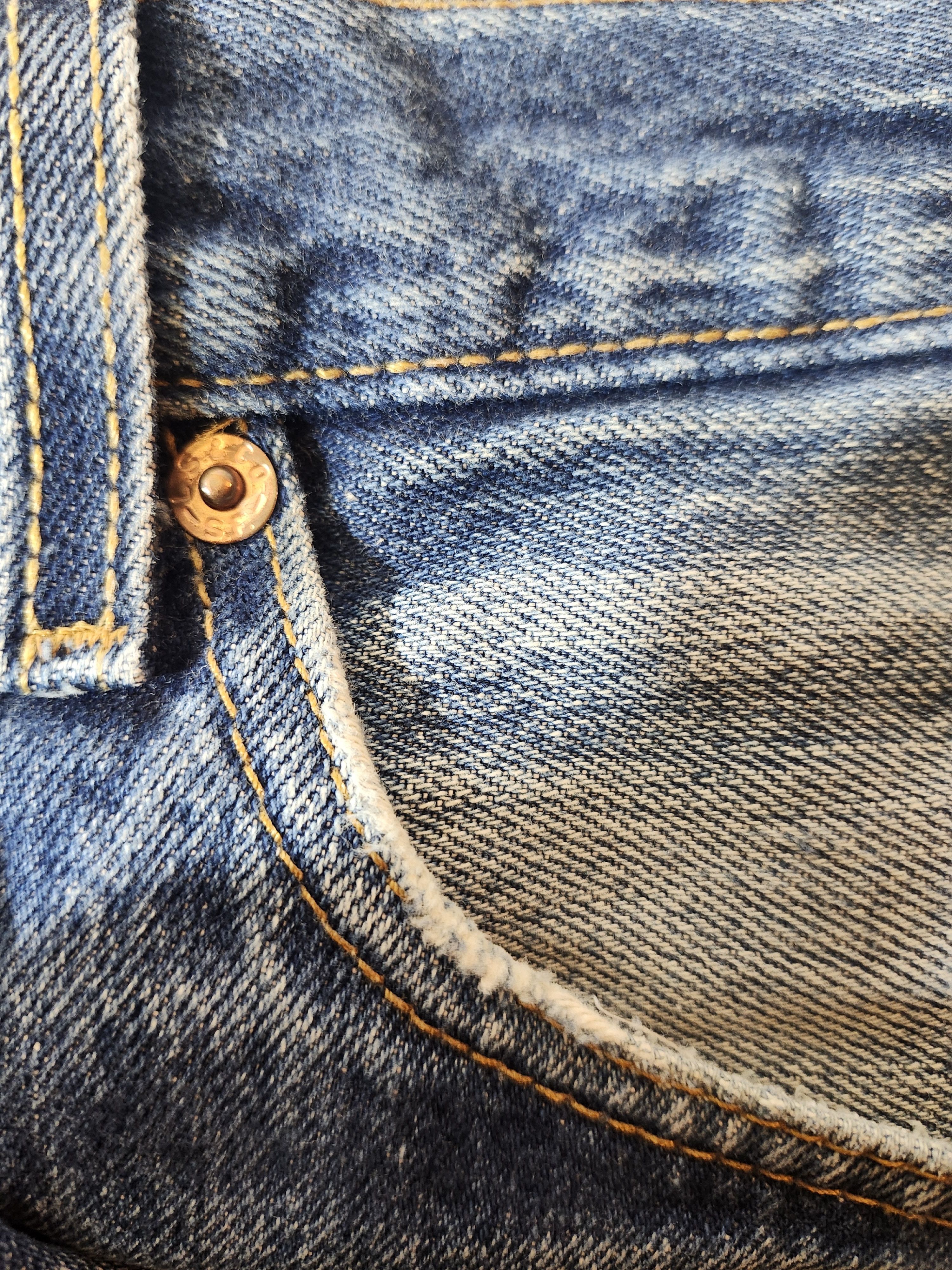 Levi's Vintage Clothing Levis 501 Jeans-Faded/Distressed Size US 34 / EU 50 - 4 Thumbnail