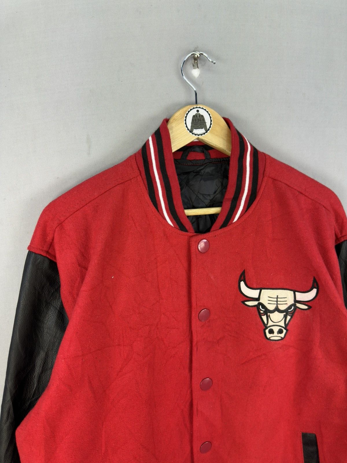 NBA NBA Official Merchandise Chicago Bulls Varsity Jacket Size US XL / EU 56 / 4 - 2 Thumbnail