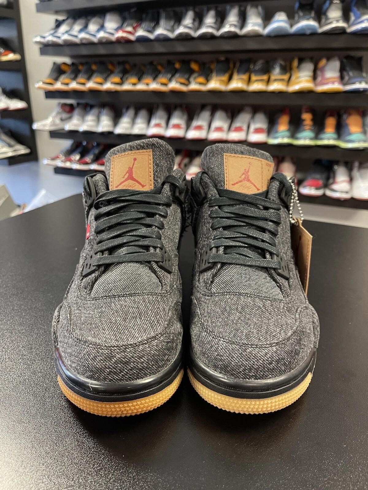 Jordan Brand Size 6 - Levi's x Air Jordan 4 Retro Black Denim Very Clean Size US 6 / EU 39 - 2 Thumbnail