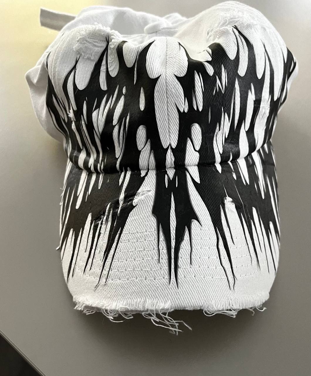 Other White handmade custom hat Size ONE SIZE - 1 Thumbnail