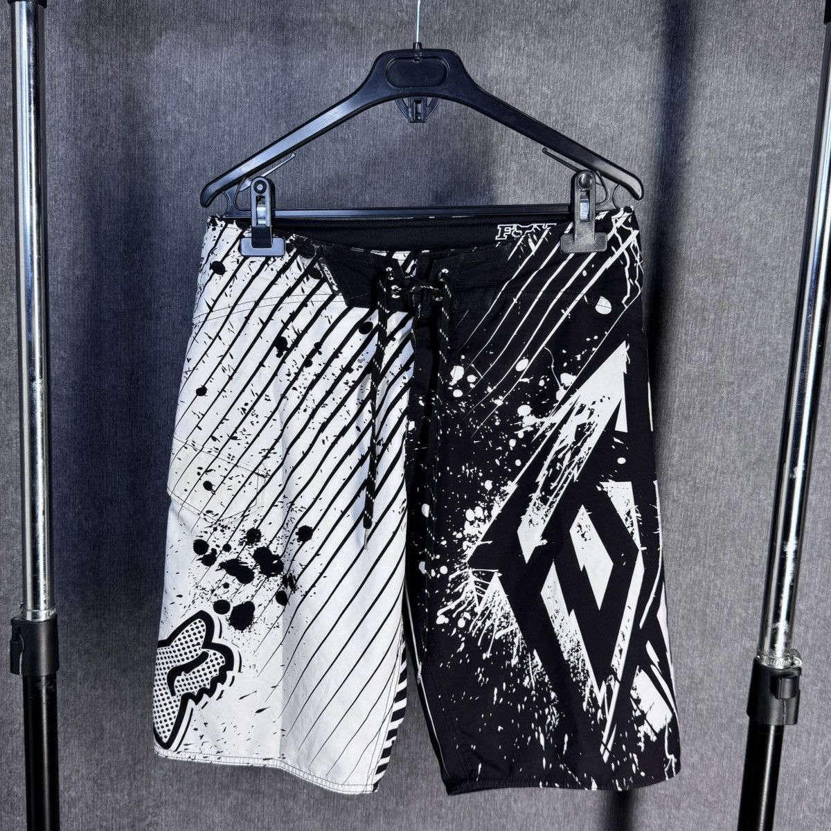 Fox Racing CRAZY Y2K Fox Racing Swim trunks board shorts Black White Size US 30 / EU 46 - 1 Thumbnail