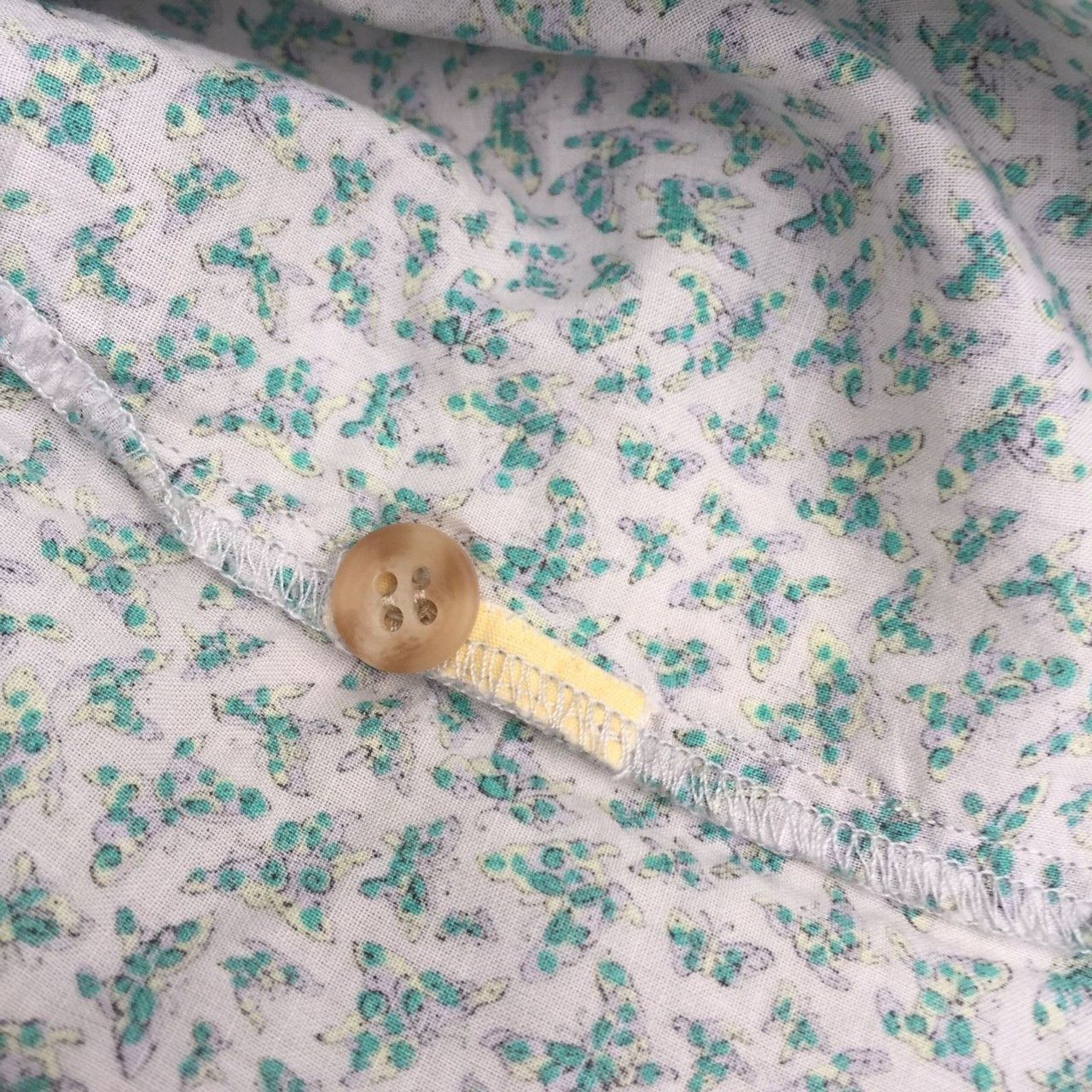 A.P.C. A.P.C. Butterfly Fullprint Button Ups Size XS / US 0-2 / IT 36-38 - 6 Thumbnail