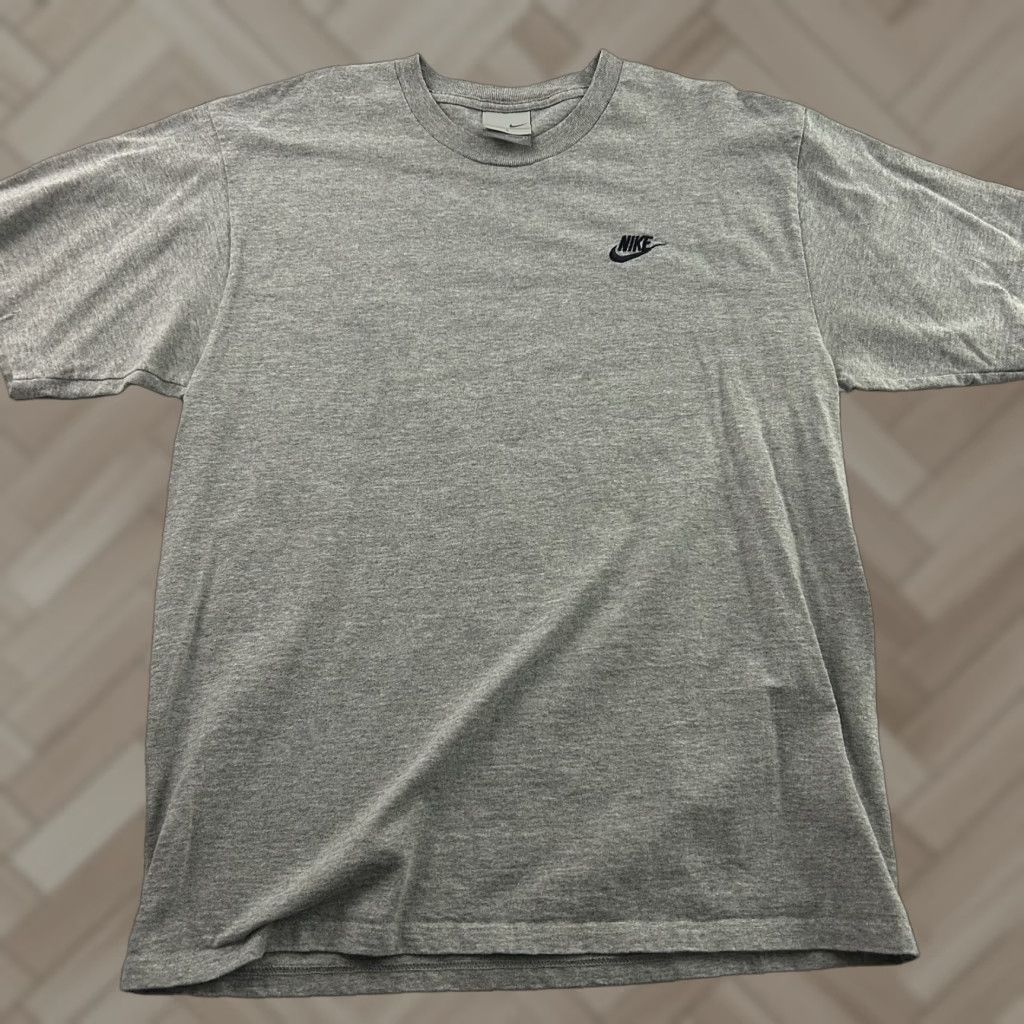 Nike VINTAGE Nike Short Sleeve T Shirt Mens L Gray Nike Air Logo 2000s All Seasons Size US L / EU 52-54 / 3 - 1 Thumbnail