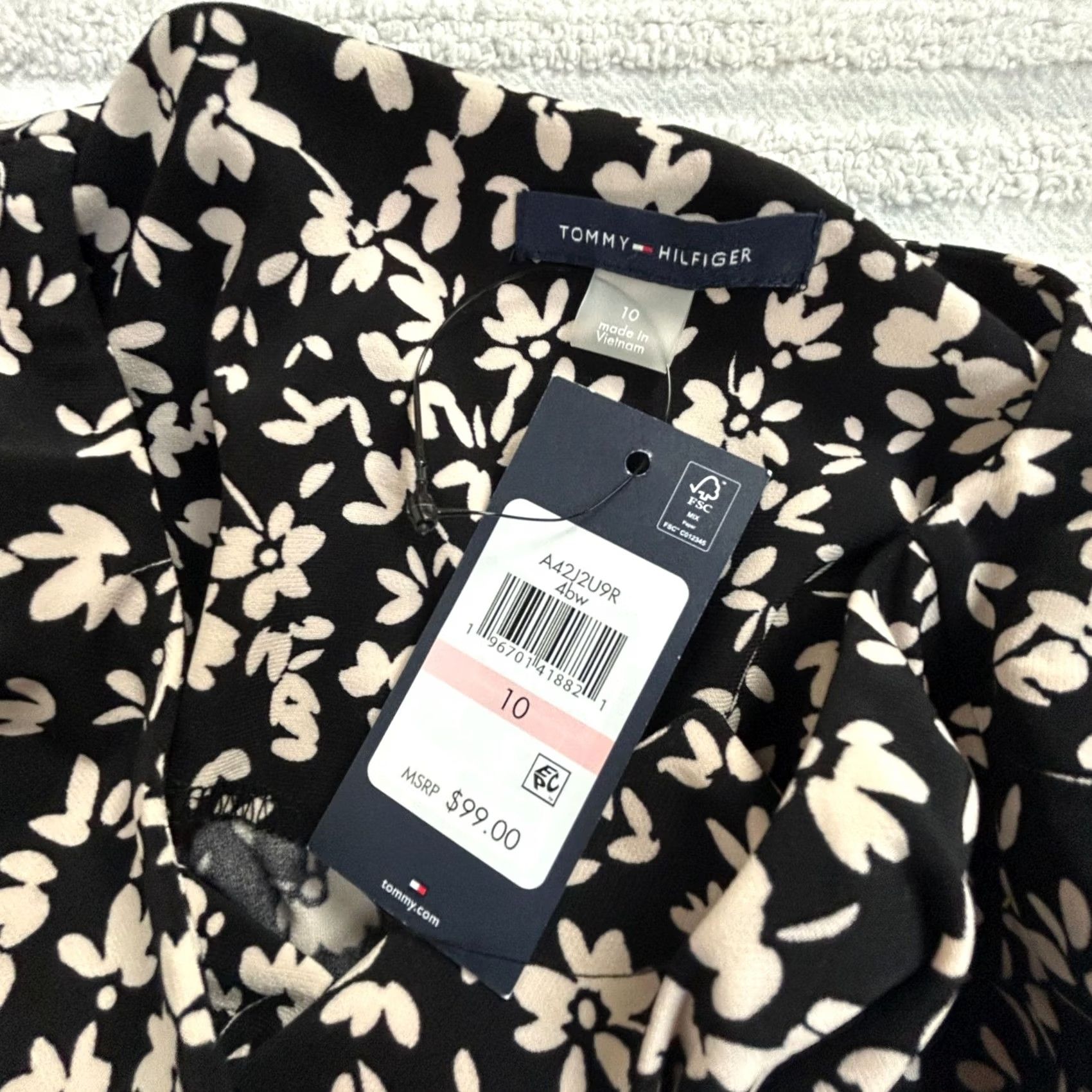 Tommy Hilfiger Tommy Hilfiger Womens Black White Floral Bell Sleeve Shift Dress Size 10 New 9 Size L / US 10 / IT 46 - 3 Thumbnail