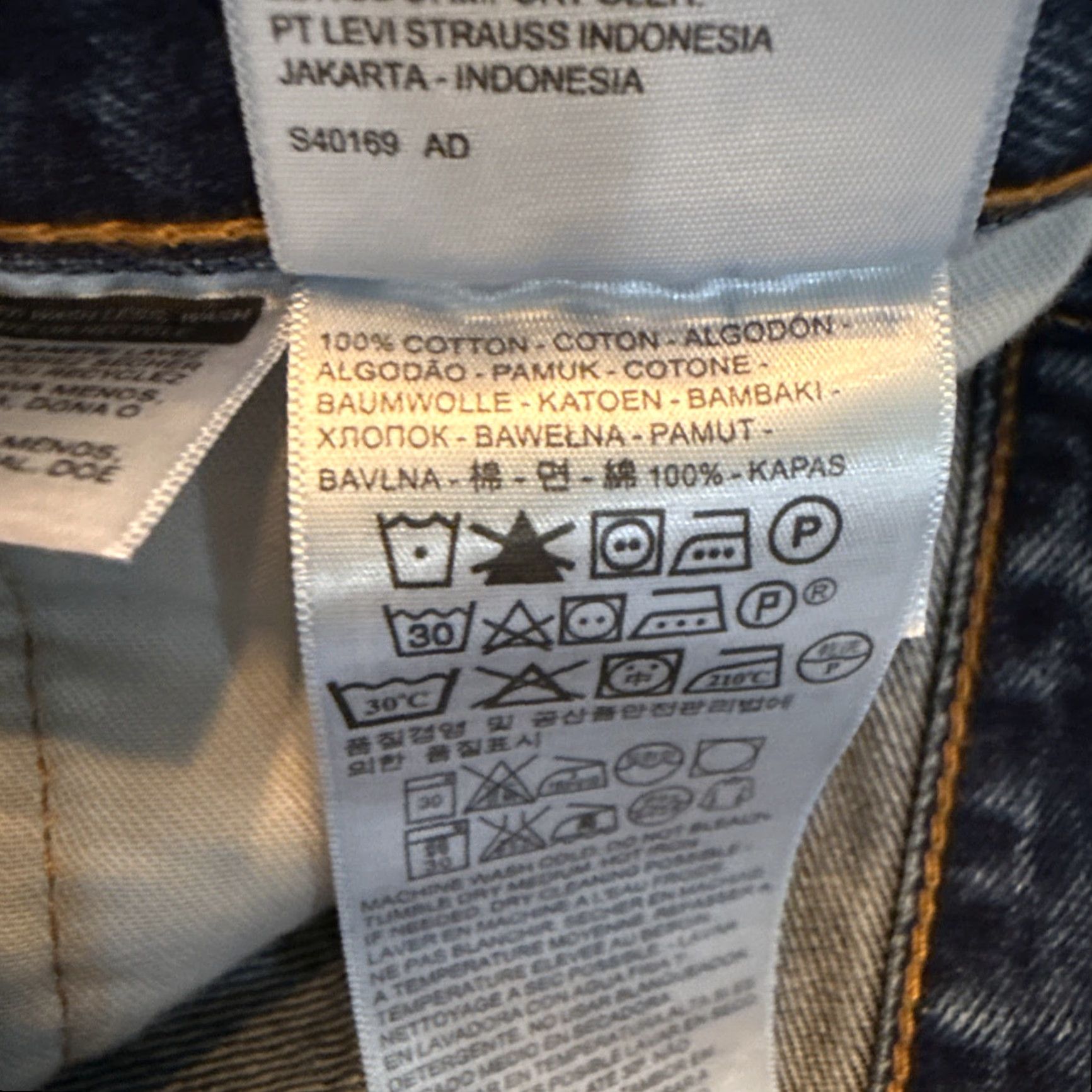 Levi's VINTAGE Levi's 505 Jeans Men 38X30 Blue Denim Cotton High Rise 5-Pocket Regular Style City USA Size US 38 / EU 54 - 7 Thumbnail