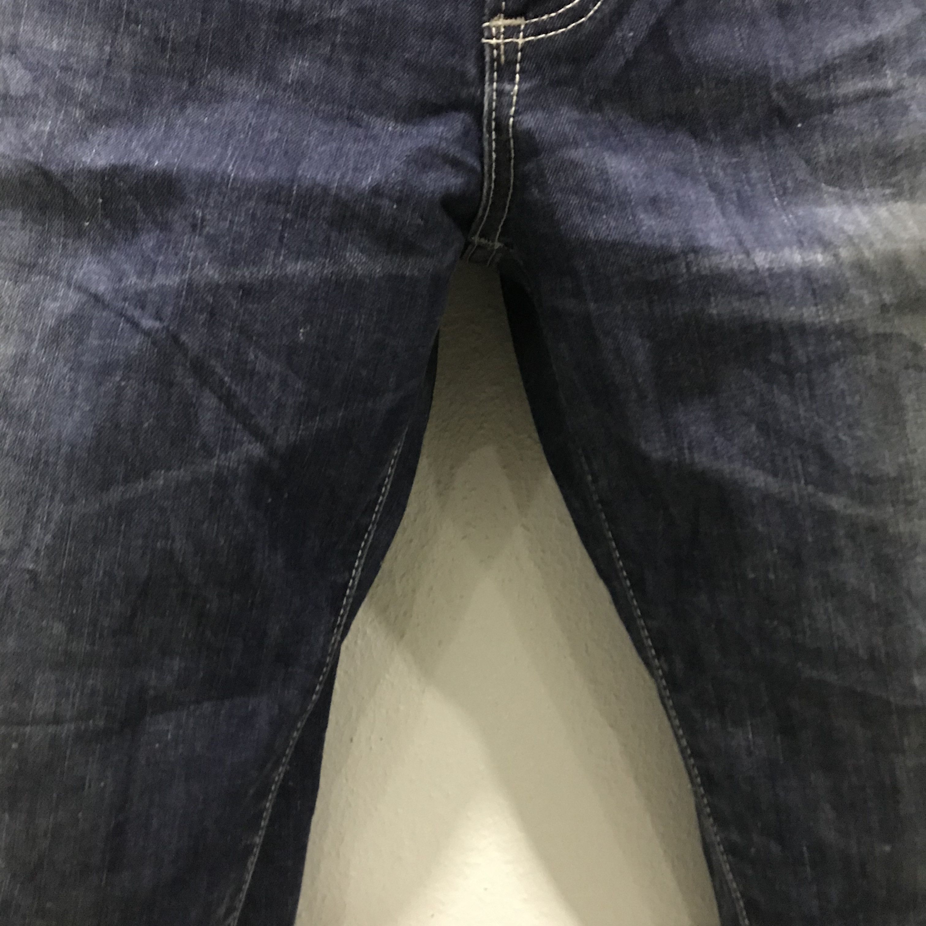 Wrangler Vintage Wrangler Jeans Dark Wash Distressed Straight Leg Size US 36 / EU 52 - 5 Thumbnail