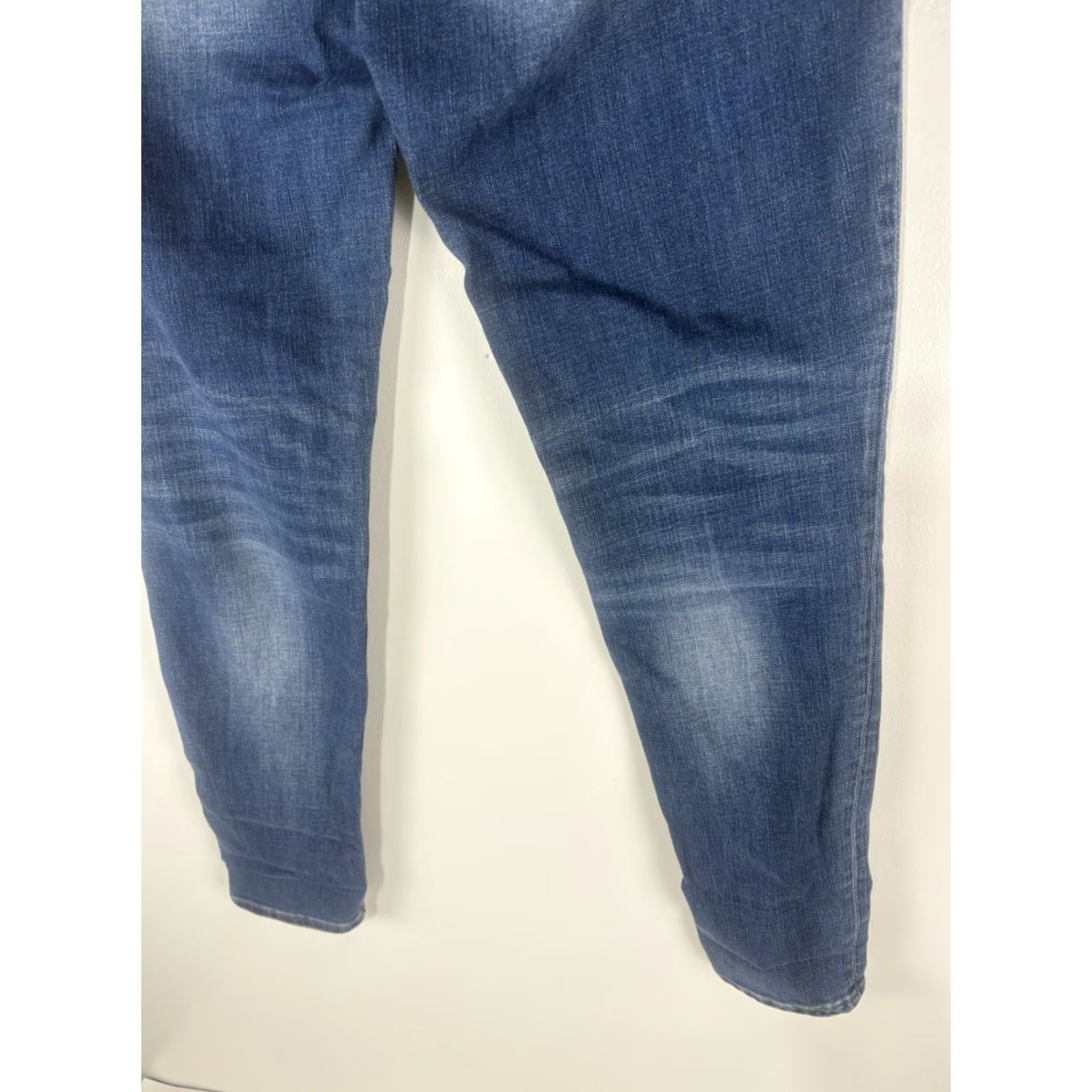 American Eagle Outfitters American Eagle Med Faded Wash W-Whiskers Super Stretch X Jeans Womens Size 6 Size 28" / US 6 / IT 42 - 7 Thumbnail
