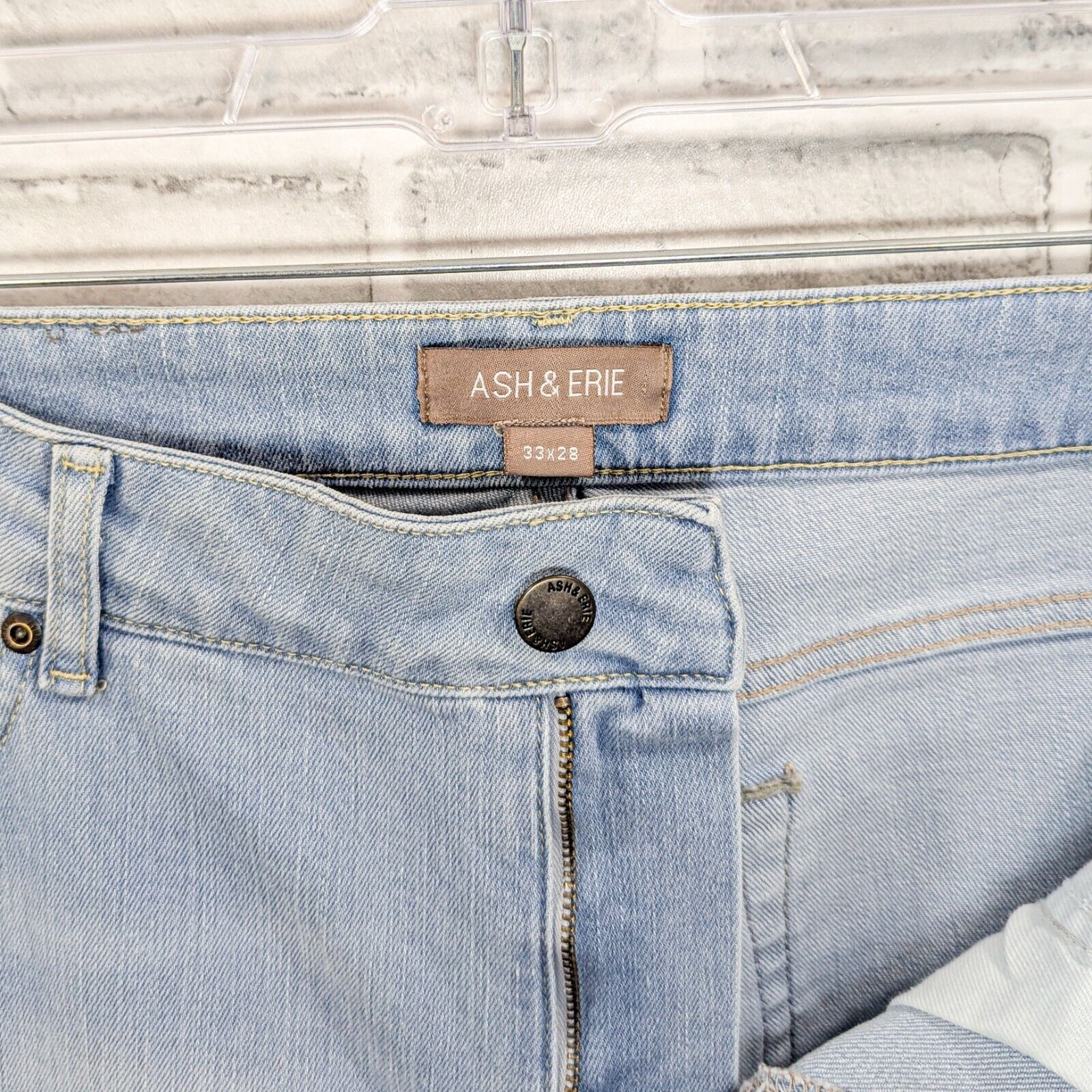 Designer ASH & ERIE Men's Midtown Denim Jeans in Light Wash blue Size US 33 - 10 Thumbnail