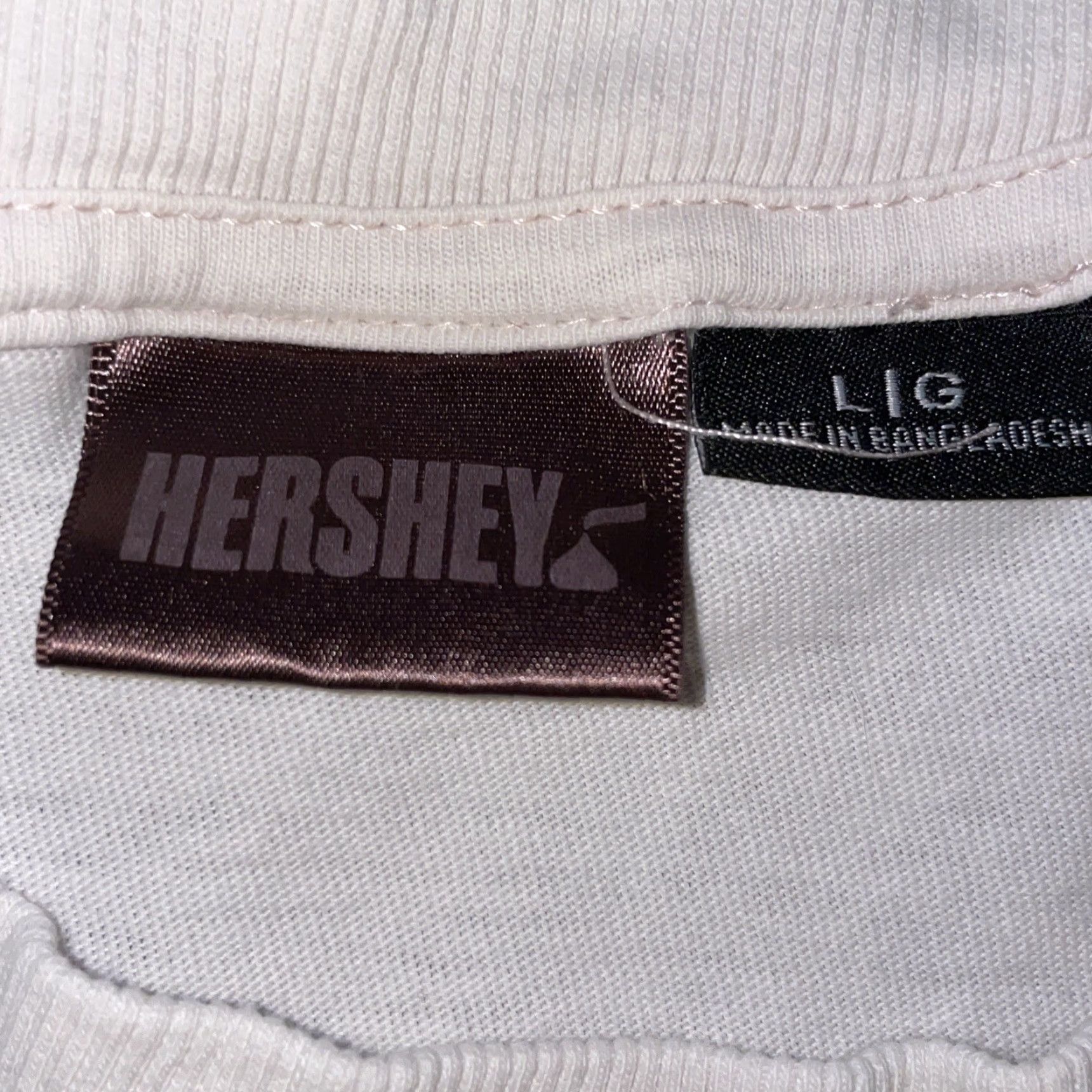 Vintage VINTAGE Hershey Twizzler T-Shirt Men L White “chew On It” Size US L / EU 52-54 / 3 - 4 Thumbnail