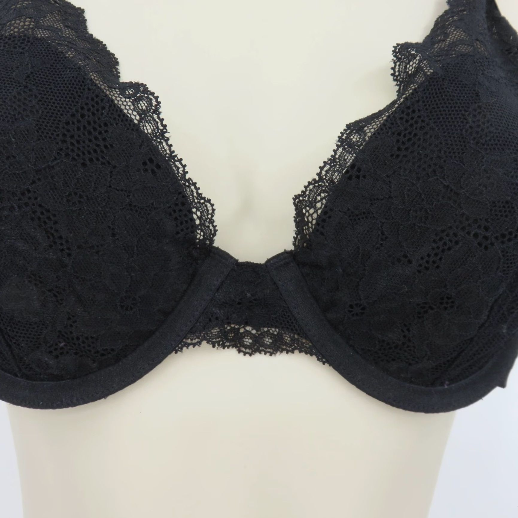 Vintage Soma Bra 34B Lightest Lift Lace Plunge Underwire Black Floral Women T-Shirt Bra Mens? Size ONE SIZE - 3 Thumbnail