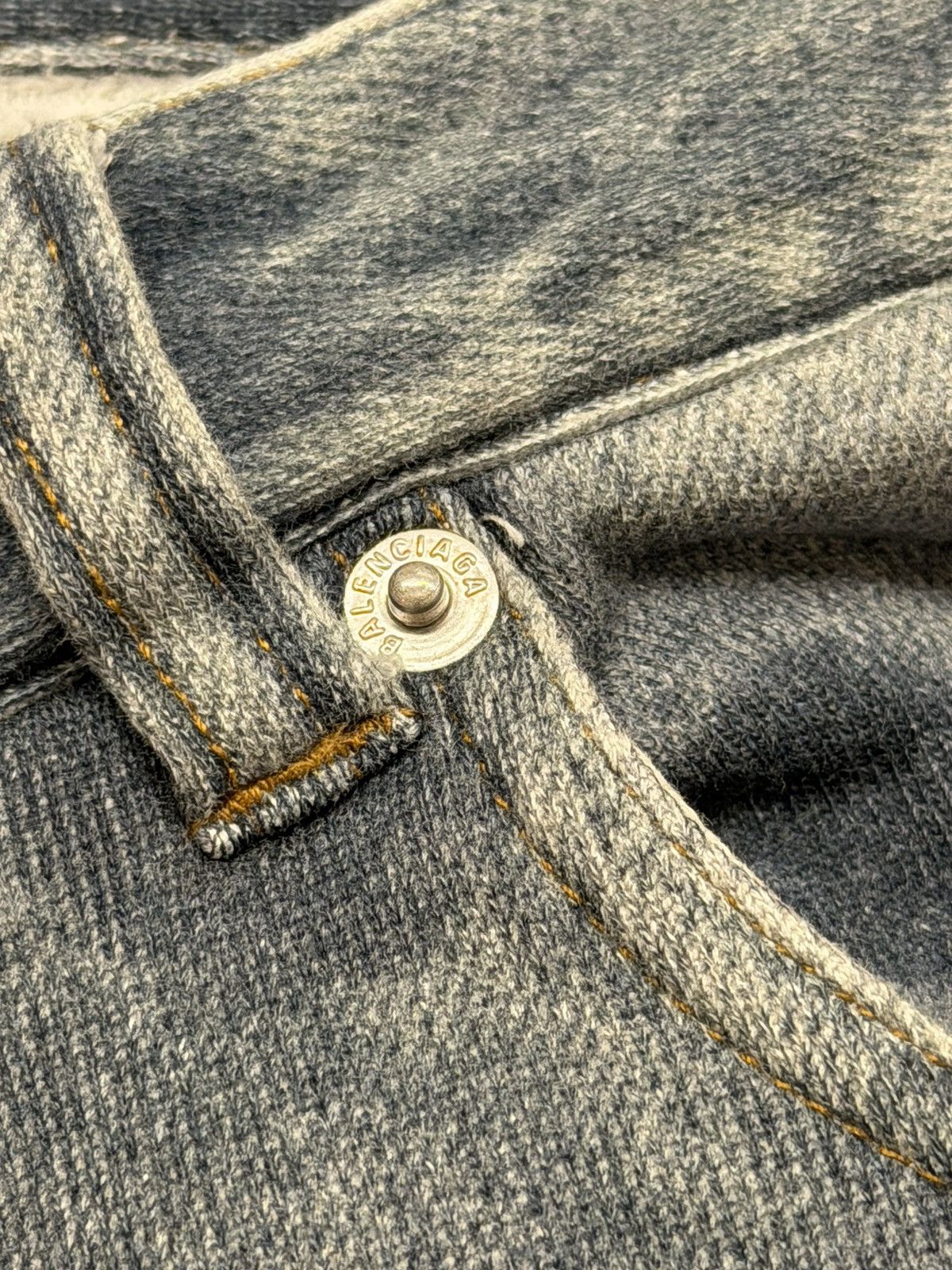 Balenciaga Balenciaga 3D Printed Distressed Denim Size US 36 / EU 52 - 5 Thumbnail