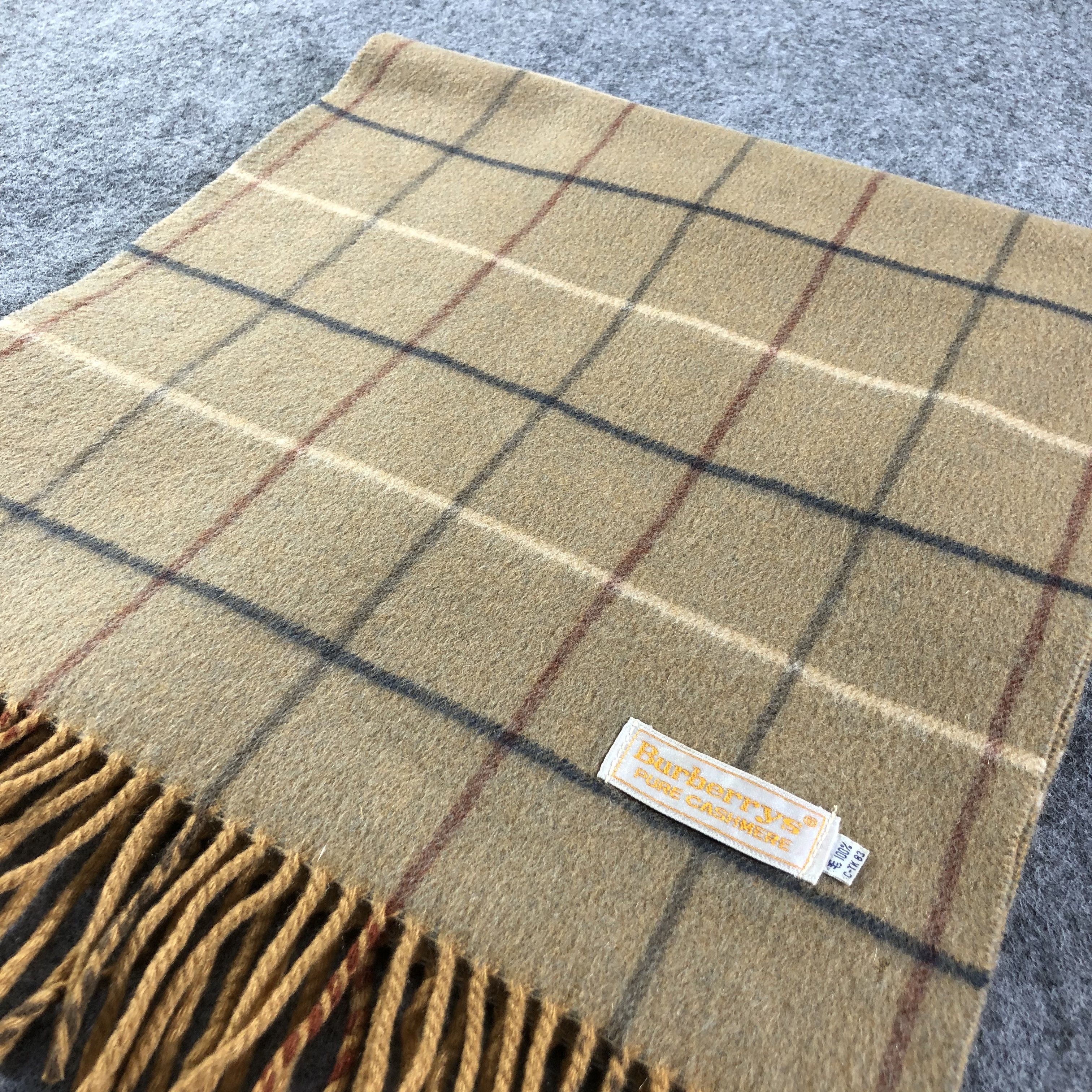 Burberry Burberrys Nova Check Cashmere Scarf Muffler V1612 Size ONE SIZE - 2 Thumbnail