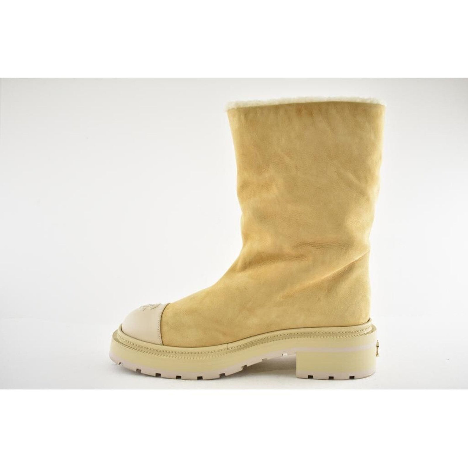 Chanel Chanel 20N Beige Suede Shearling Fur CC Cap Toe Pull On Size US 9 / IT 39 - 8 Thumbnail