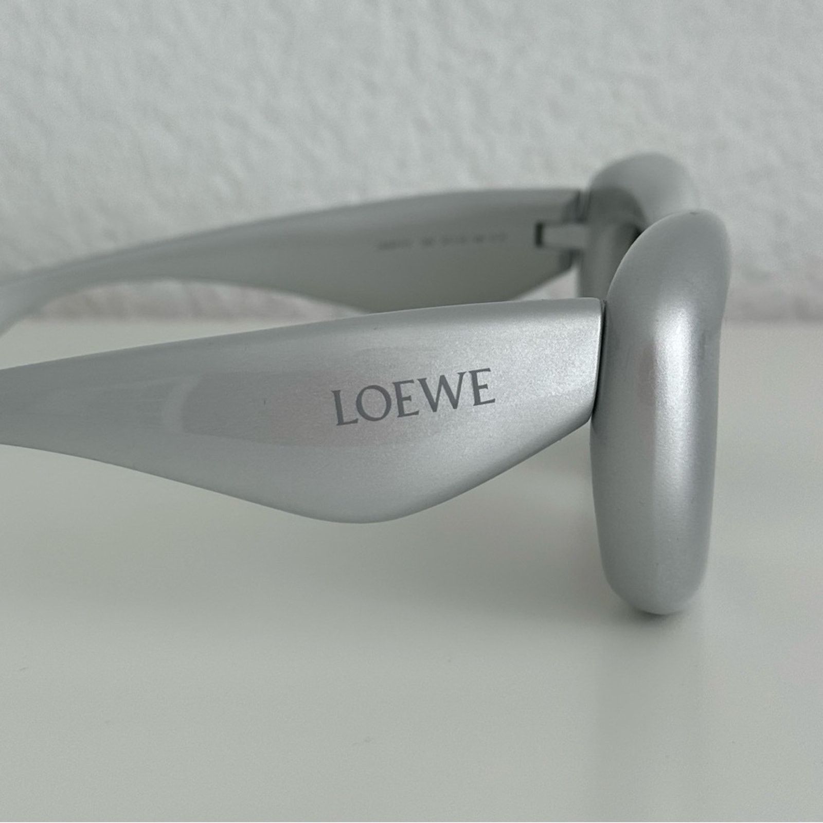 Loewe New! Loewe Silver Sunglasses LW40117I 20C, Authentic Size ONE SIZE - 13 Thumbnail