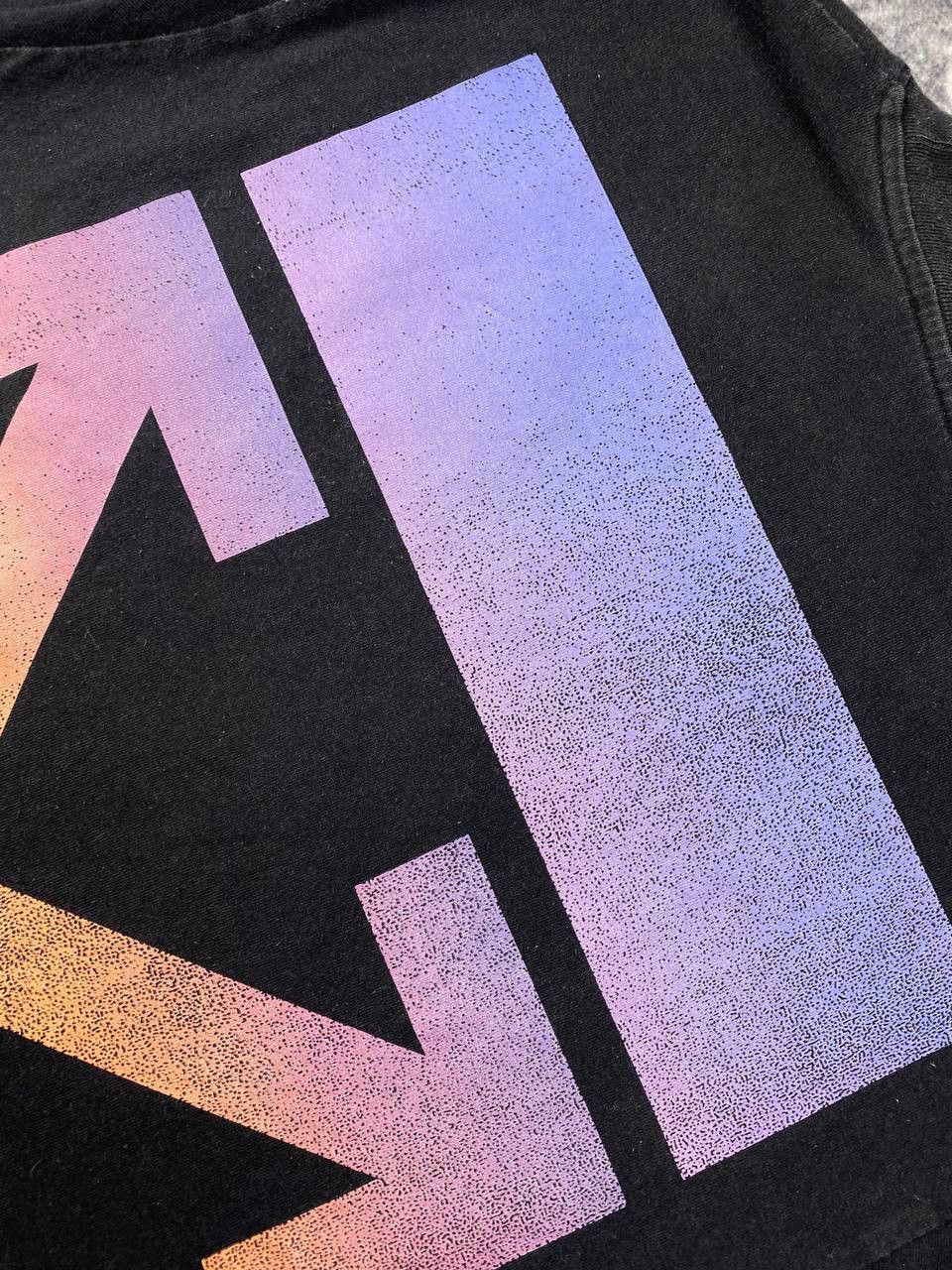 Off-White Off-White Gradient Arrows Big Logo T Shirt Black Men Size L Size US L / EU 52-54 / 3 - 4 Thumbnail