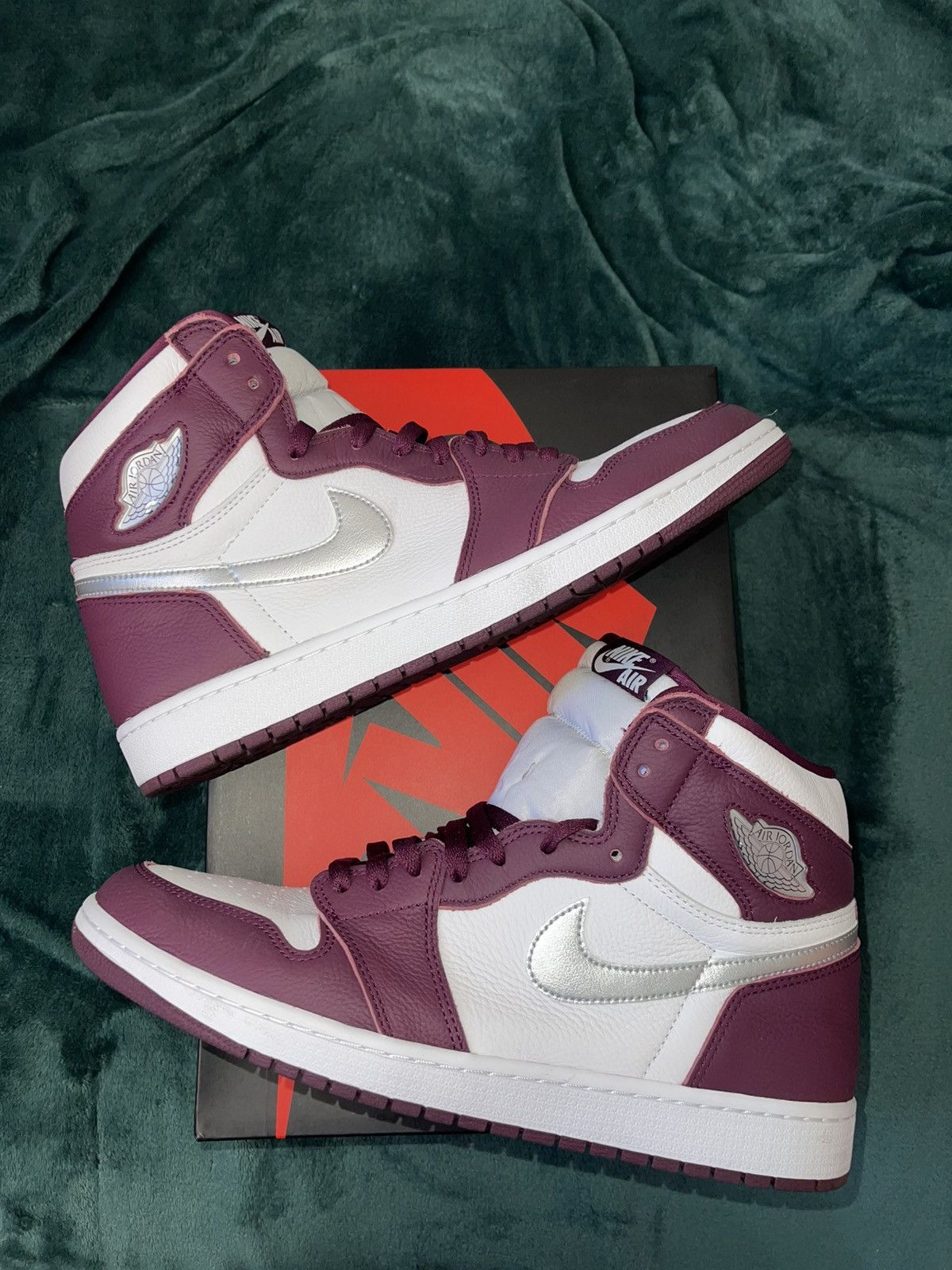 Jordan Brand × Nike Jordan 1 Retro ‘Bordeaux’ Size US 13 / EU 46 - 1 Thumbnail
