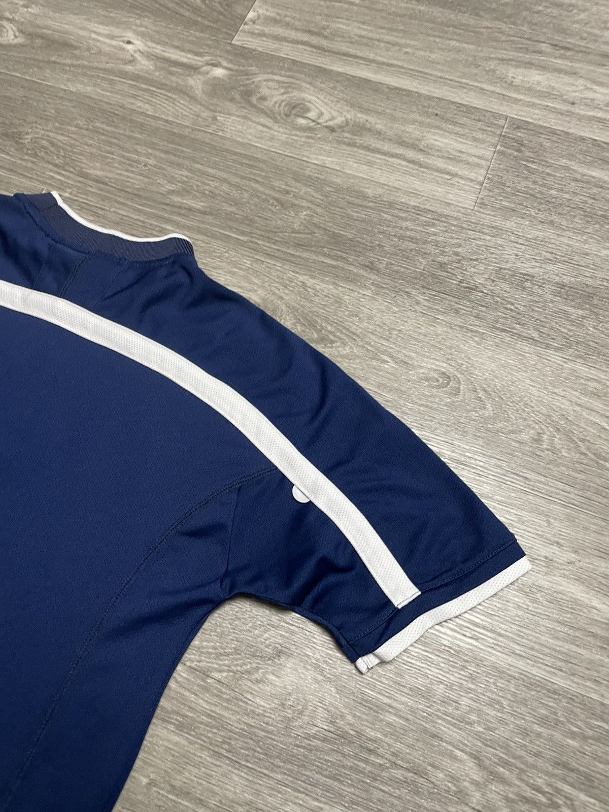 Umbro Vintage 90s Umbro Pro Training Retro Football Soccer Jersey Size US S / EU 44-46 / 1 - 17 Thumbnail