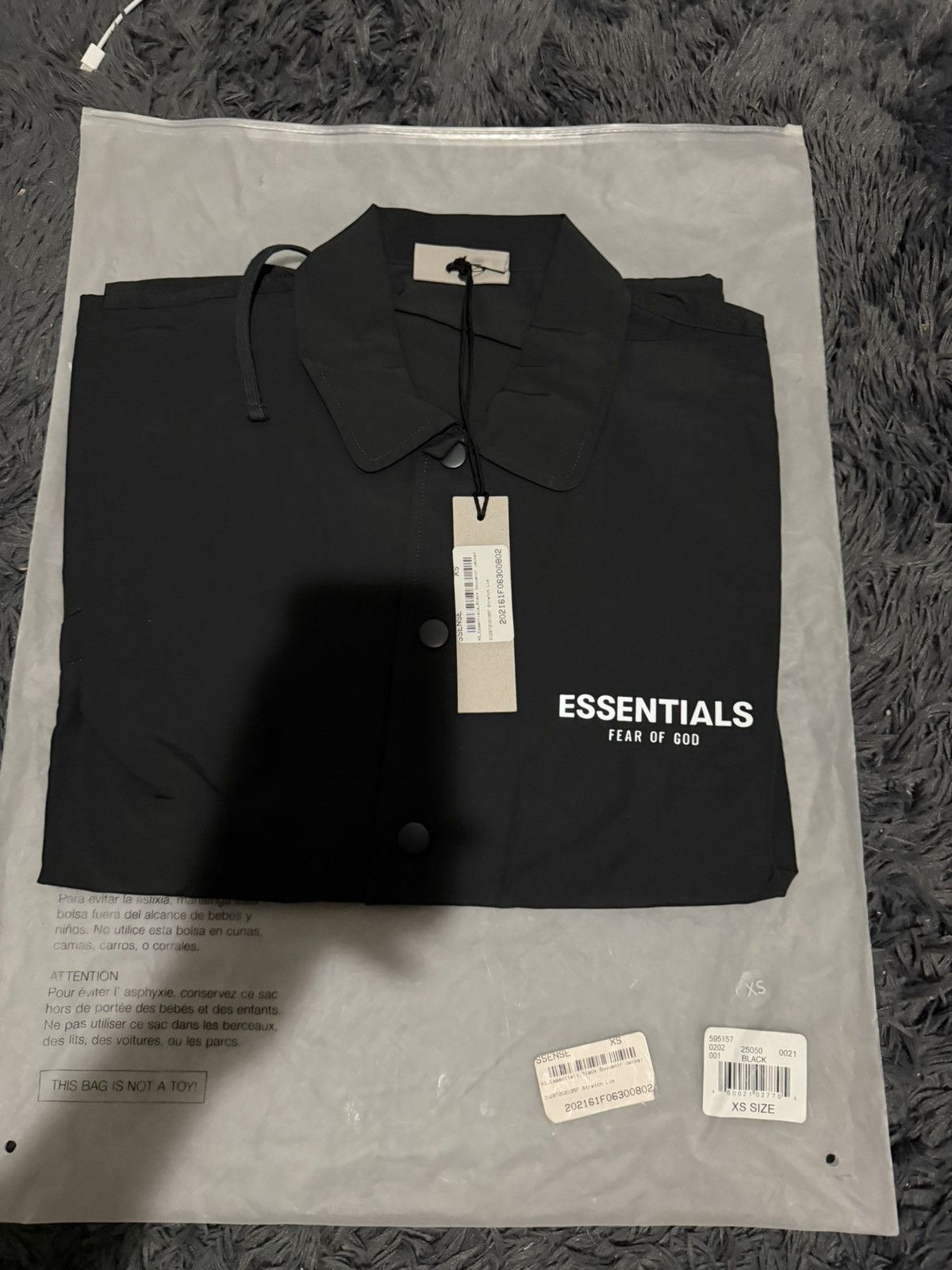 Fear of God FEAR OF GOD ESSENTIALS SOUVENIR Black windbreaker oversized Size US XS / EU 42 / 0 - 12 Thumbnail