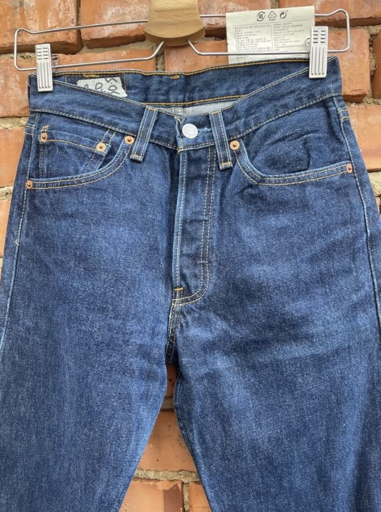 Jean Vintage 90s Levi's 501 for WOMEN Faded Blue Jeans Size 26" / US 2 / IT 38 - 2 Thumbnail