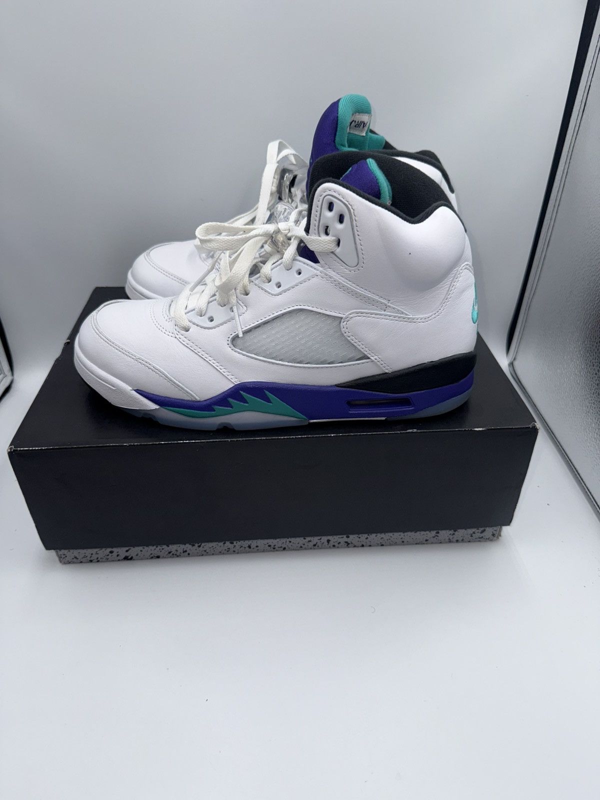 Jordan Brand Air Jordan 5 “Grape” | Size 9.5 OG Box | Excellent Condition Size US 9.5 / EU 42-43 - 3 Thumbnail