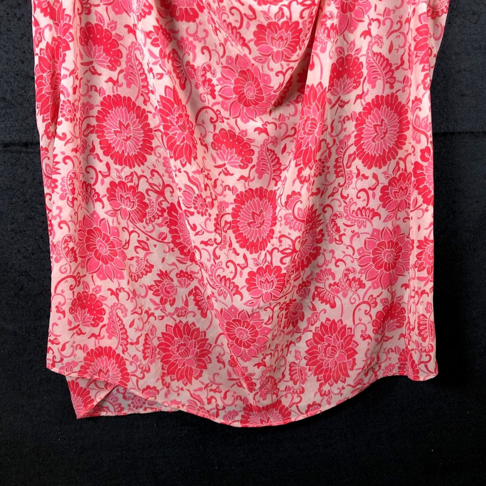 Vintage CAbi Blouse Pink Floral Crew Neck Sleeveless Open Key Hole Back Medium Womens Shirt Size M / US 6-8 / IT 42-44 - 3 Thumbnail