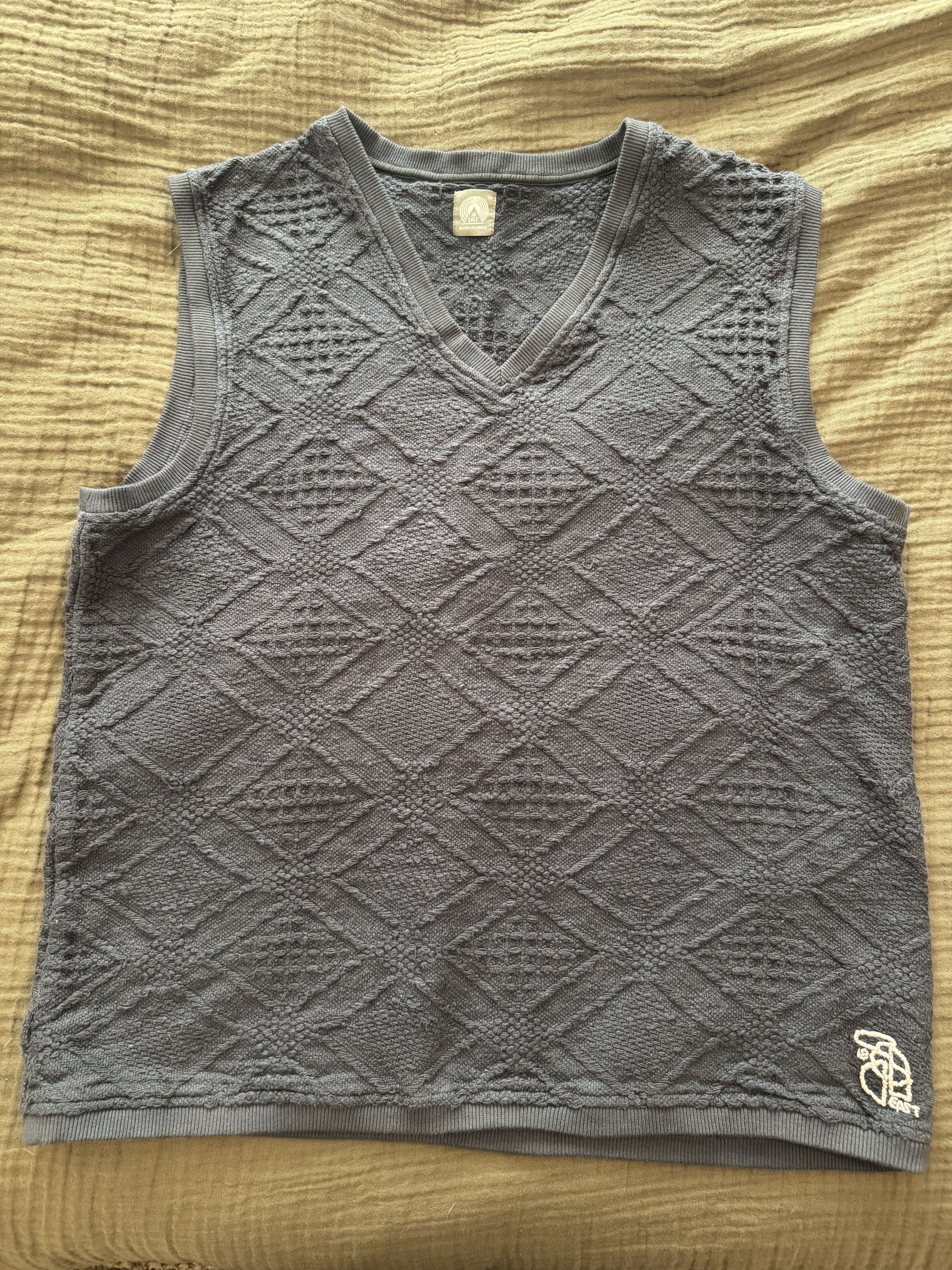 18 East 18 East BURI “SWEATER” VEST - OMBRE BLUE HANDLOOM Size US M / EU 48-50 / 2 - 1 Thumbnail