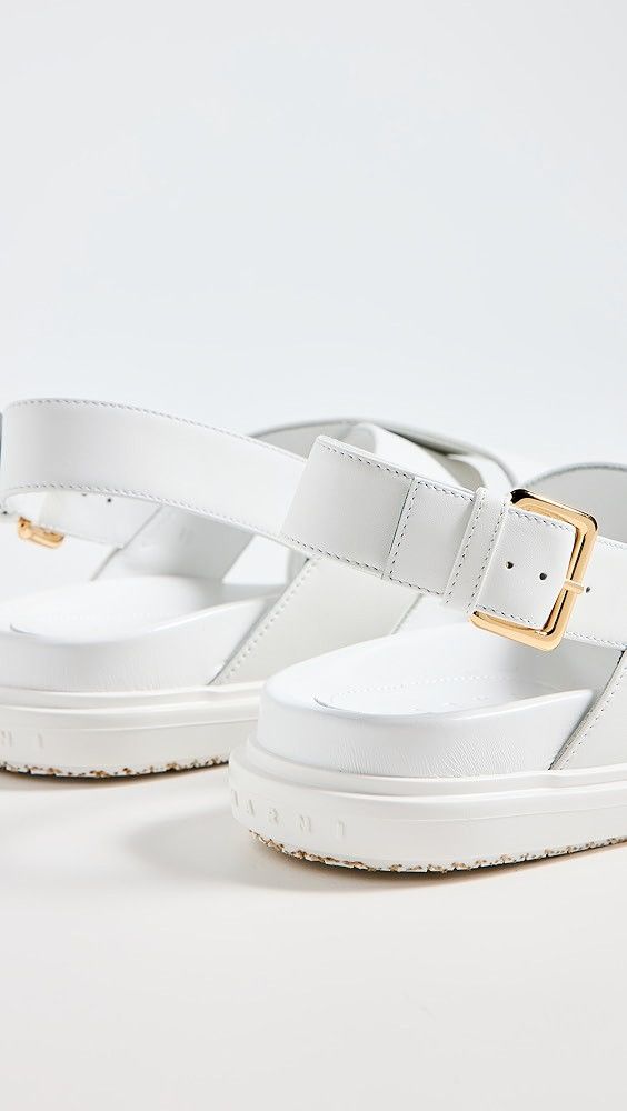 o1s22i1n0525 Fussbett Sandals in White