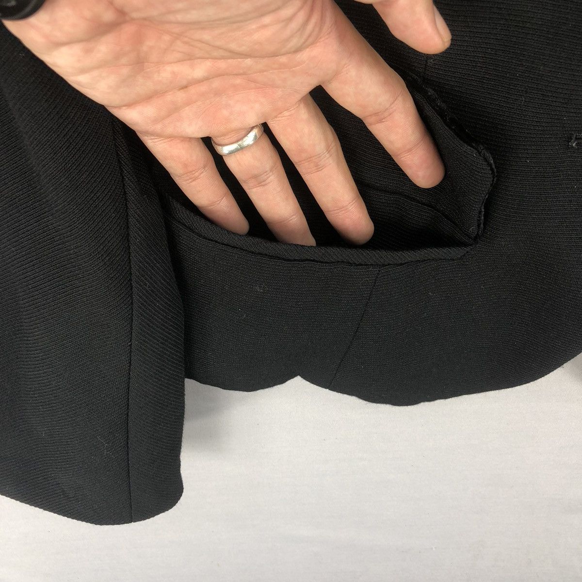 Dior Vintage Christian Dior Velvet Cropped Jacket Size S / US 4 / IT 40 - 8 Thumbnail