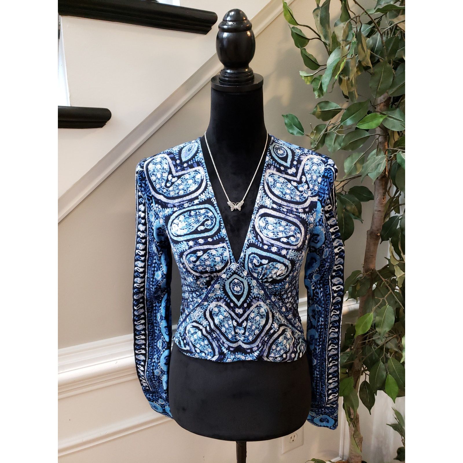 Free People Free People Blouse Women XS Blue Boho Paisley Long Sleeve Size XS / US 0-2 / IT 36-38 - 1 Thumbnail
