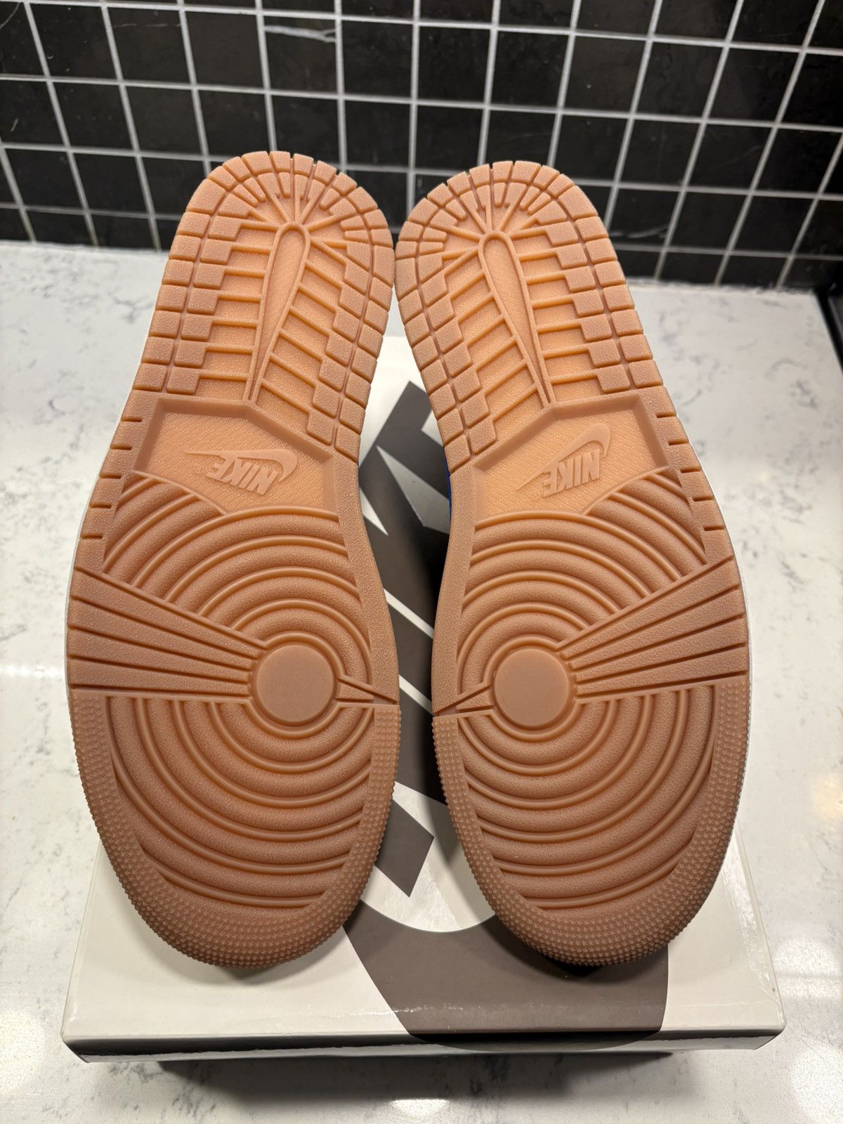 Nike × Travis Scott Jordan x Travis Scott 1s Canary Size US 11.5 / IT 41.5 - 7 Thumbnail
