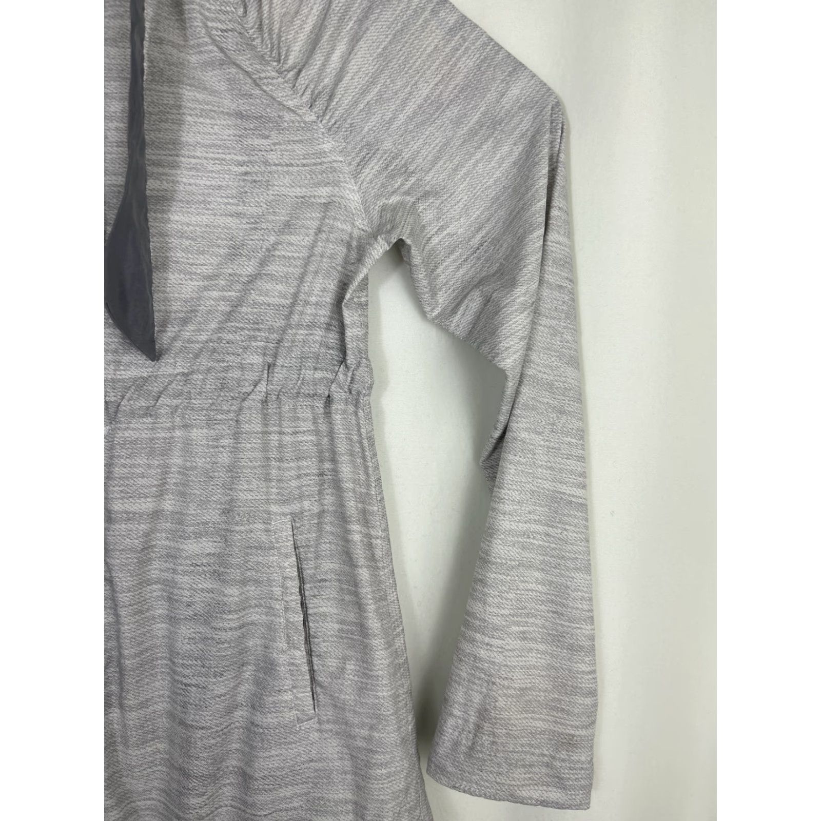 Lululemon Lululemon Womens Jacket Vitality Adirondack Zip Cinched Gray 4 Long Denim Polyester Shirt? Size S / US 4 / IT 40 - 4 Thumbnail