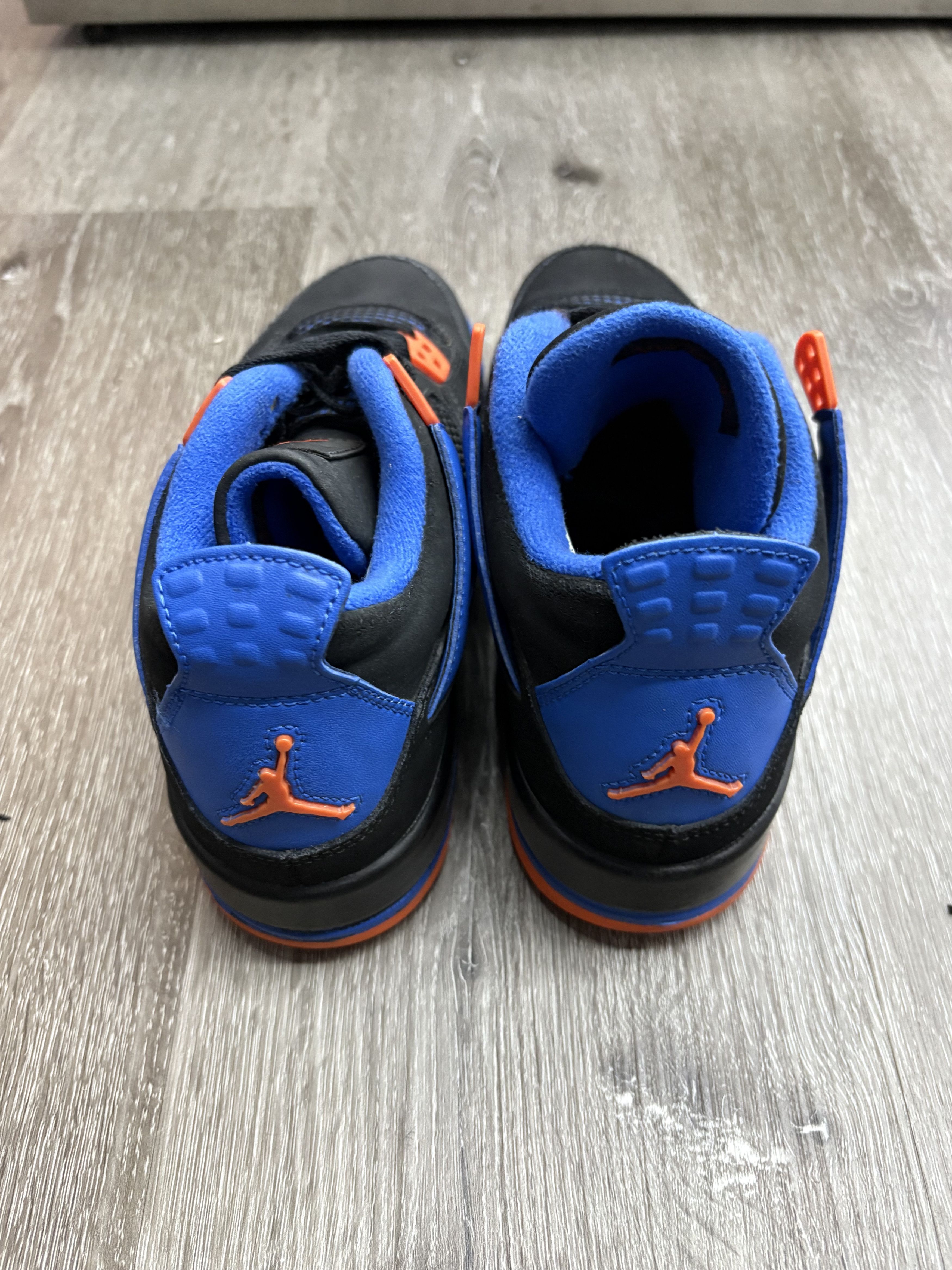 Jordan Brand Air Jordan 4 Retro "Cavs" (GS) **PRE-OWNED** REP. BOX Size US 6.5 / EU 39-40 - 4 Thumbnail