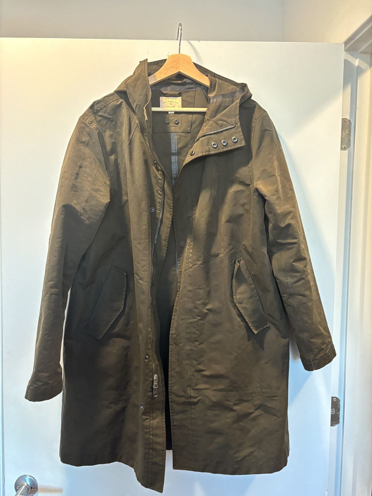 Club Monaco Club Monaco Rain Coat Jacket Modern Men's Large Olive Size US L / EU 52-54 / 3 - 2 Thumbnail