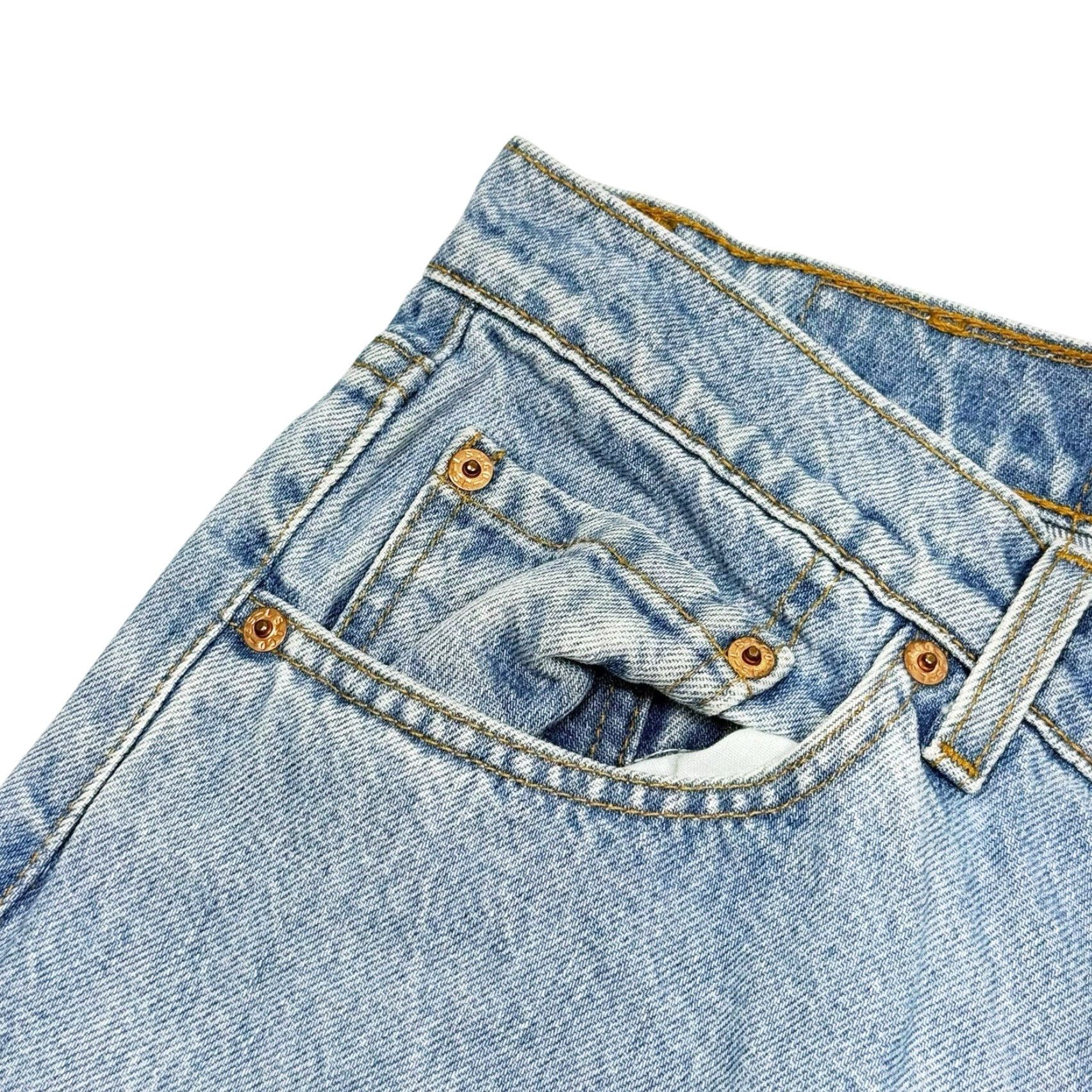 Levi's VINTAGE Levi's Jeans 36x32 USA 550 Relaxed Fit Light Blue Denim 5-Pocket Mens Straight Classic Logo Zipper Button Cotton USA-made Size US 36 / EU 52 - 2 Thumbnail
