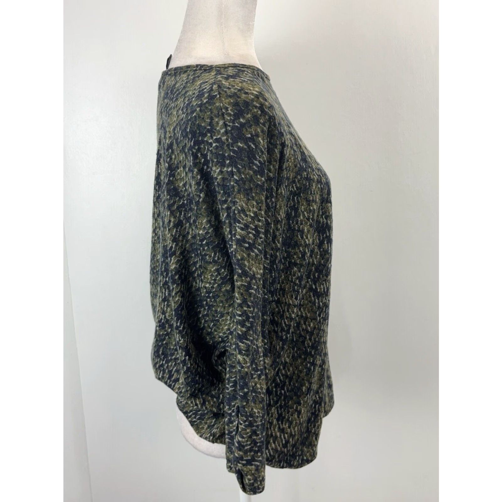 Vintage Clara Sun Woo Women's Green 3/4 Sleeve Tunic Top Shirt Large Relaxed Fit Rayon Blend USA Size L / US 10 / IT 46 - 2 Thumbnail