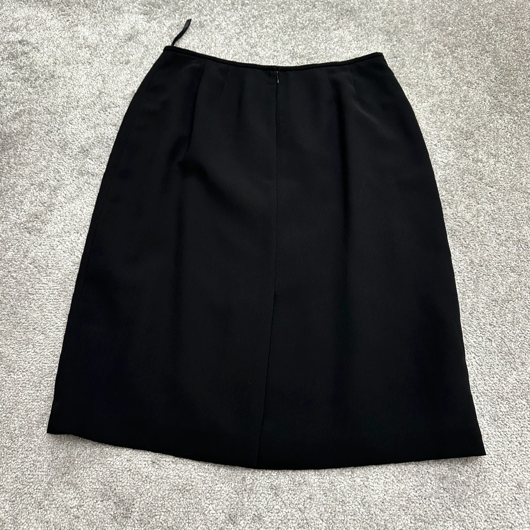 Vintage Le Suit Black Skirt Midi Pencil Womens 12 Zip Back Slit Workwear Office 26in Polyester Dry Clean Only Size 34" / US 12 / IT 48 - 2 Thumbnail