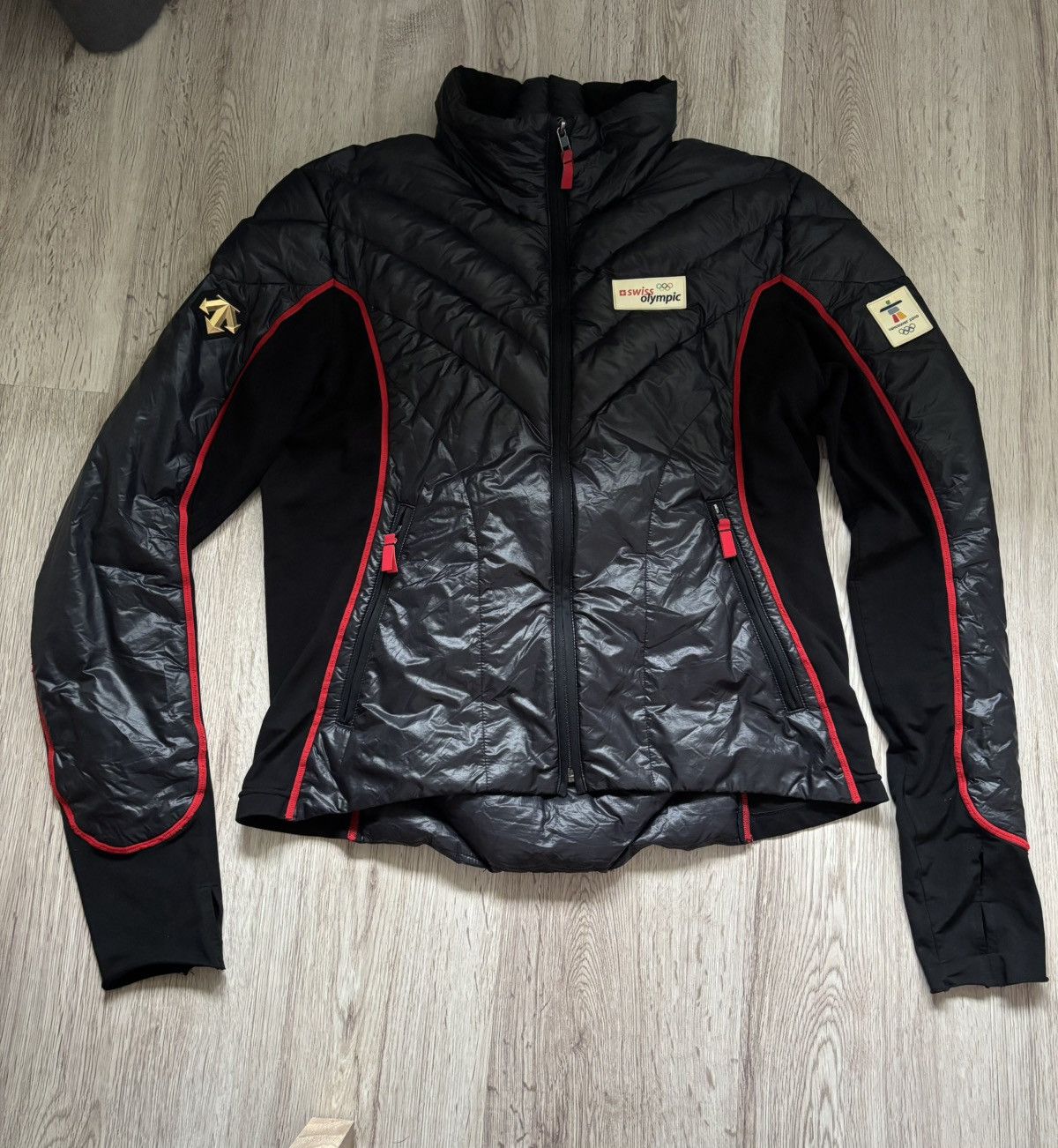 Descente Descente Swiss Olympic Team Vancouver 2010 Black Red 46 Size US S / EU 44-46 / 1 - 1 Thumbnail