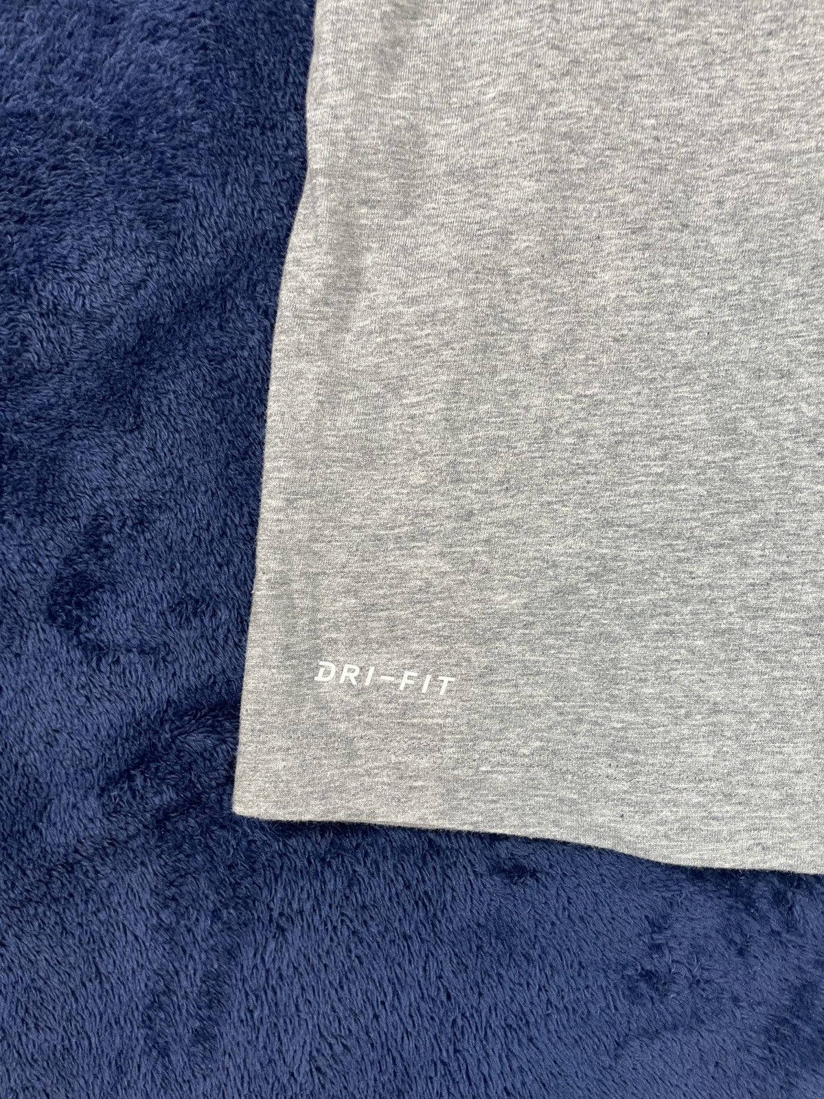 Nike Nike Dri-FIT Legend Fitness T-Shirt Men’s M Grey – Athletic Size US M / EU 48-50 / 2 - 3 Thumbnail