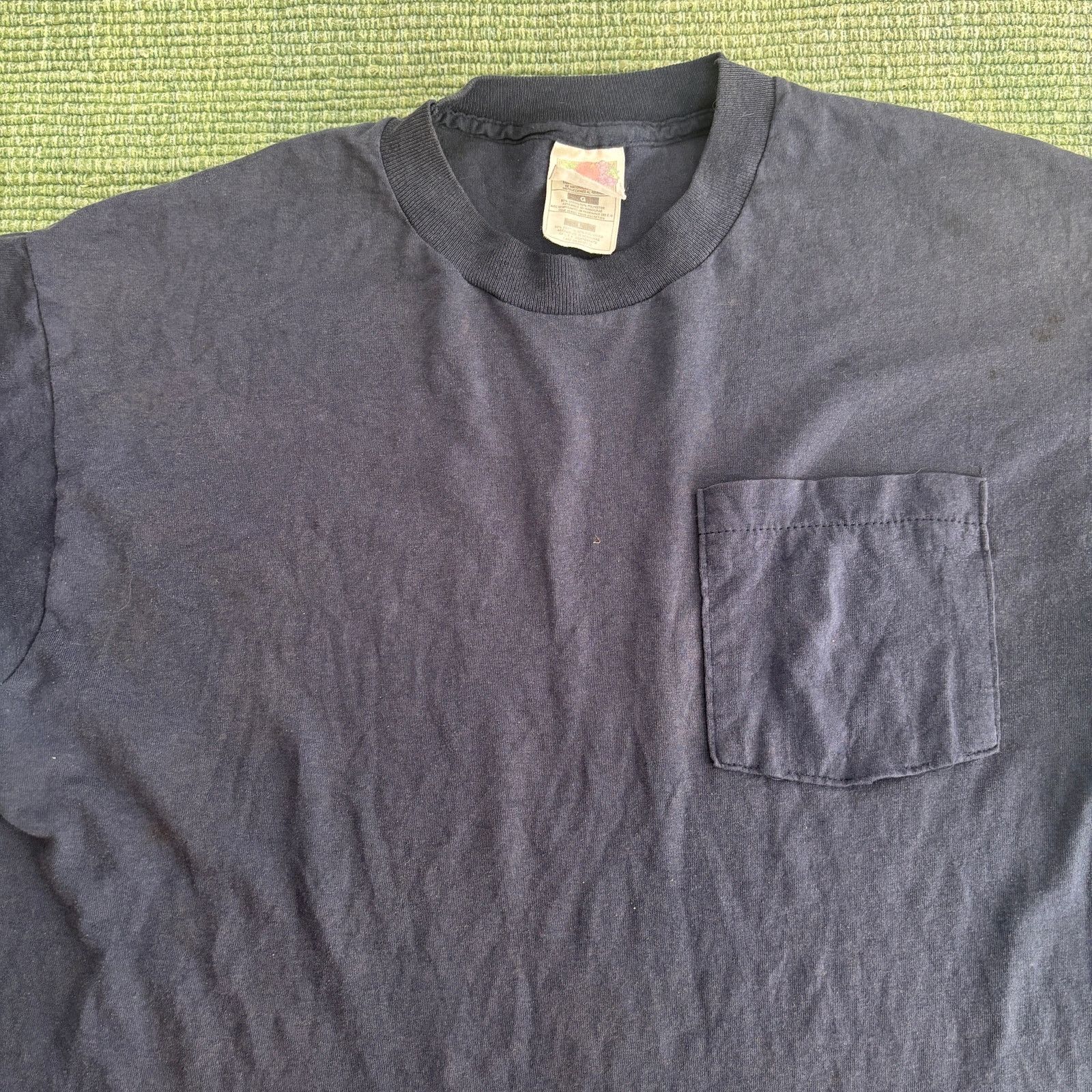 Fruit Of The Loom × Vintage Vintage 90s Y2K dark blue distressed blank pocket tee shirt Size US L / EU 52-54 / 3 - 2 Thumbnail